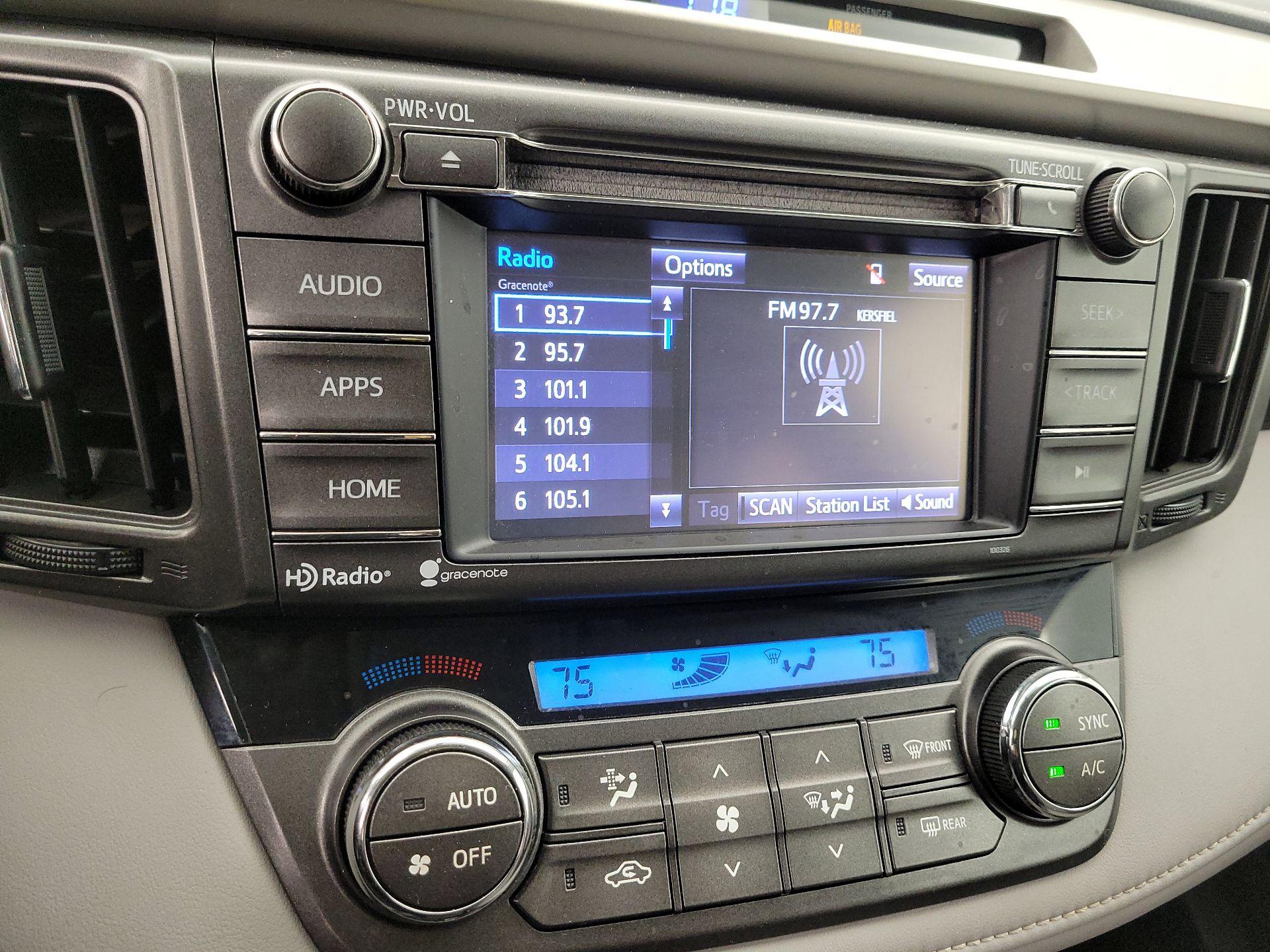 Thumbnail: 2015 Toyota RAV4 - 15