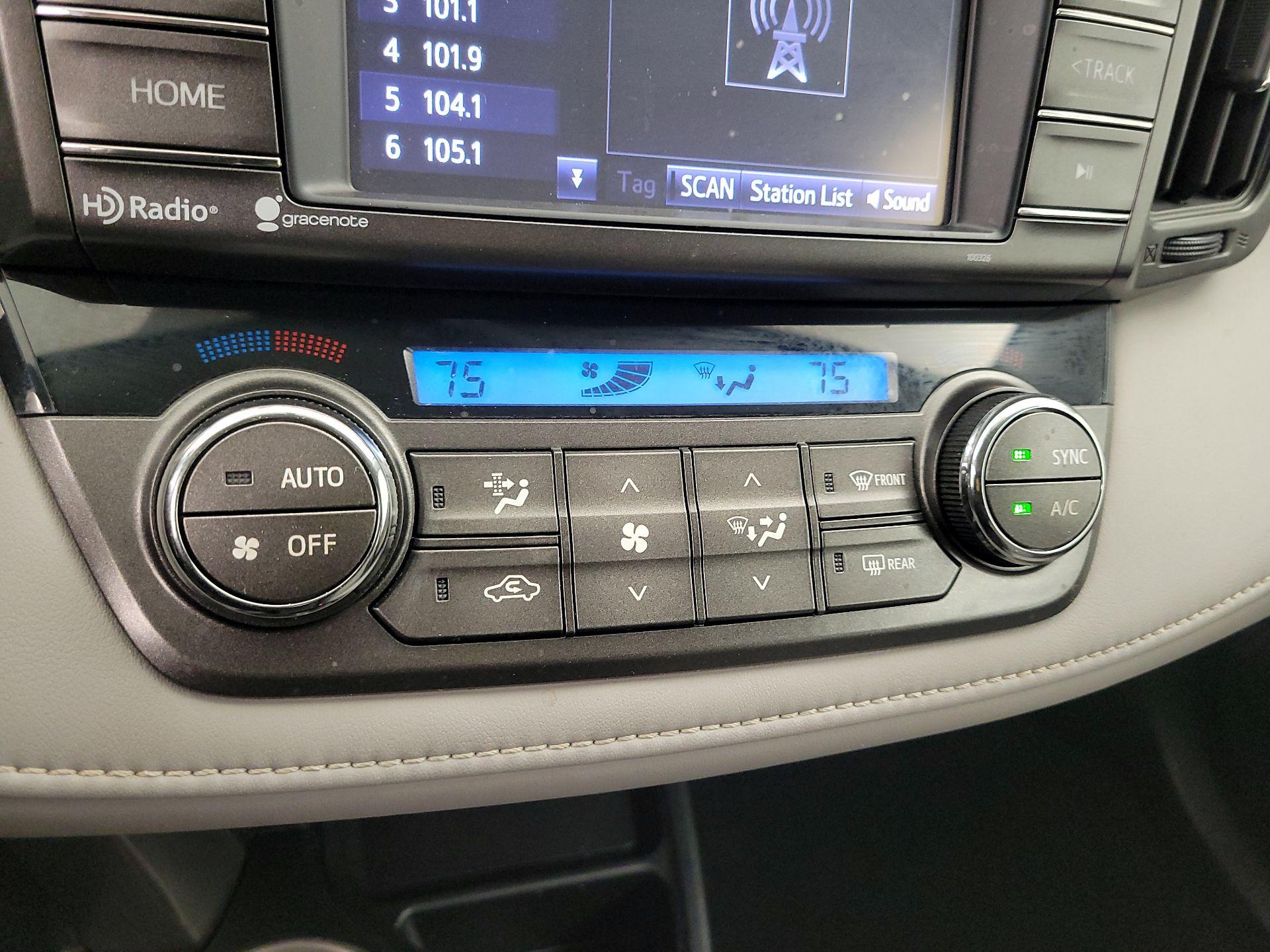 Thumbnail: 2015 Toyota RAV4 - 16