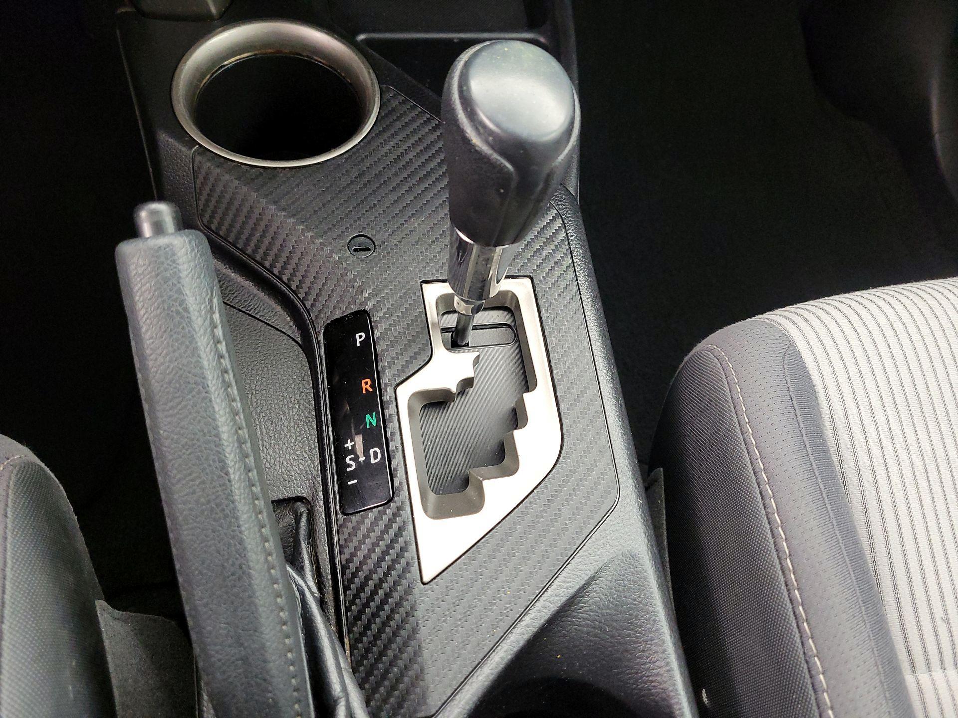 Thumbnail: 2015 Toyota RAV4 - 17