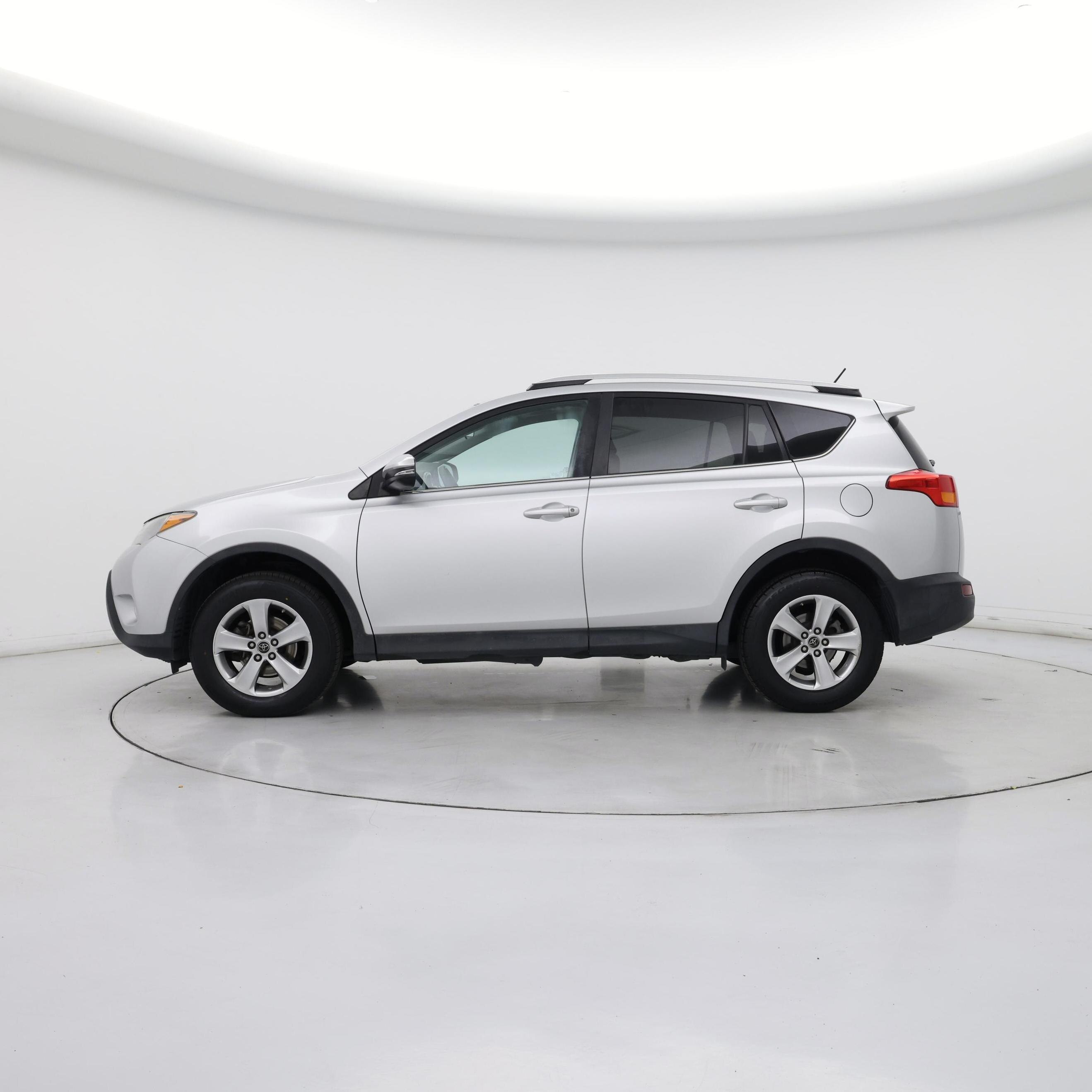 Thumbnail: 2015 Toyota RAV4 - 3
