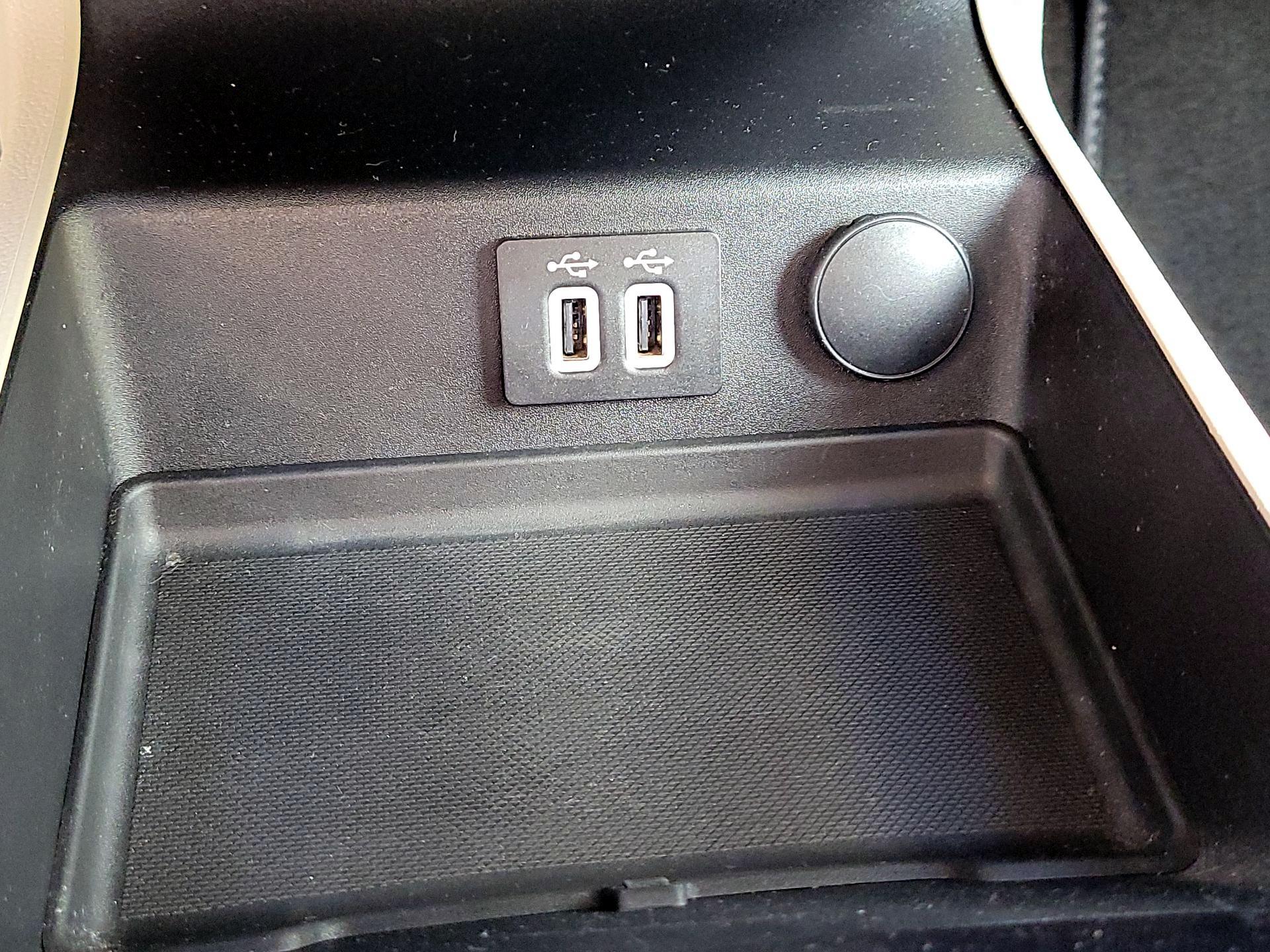 Thumbnail: 2019 Ford Fusion - 18