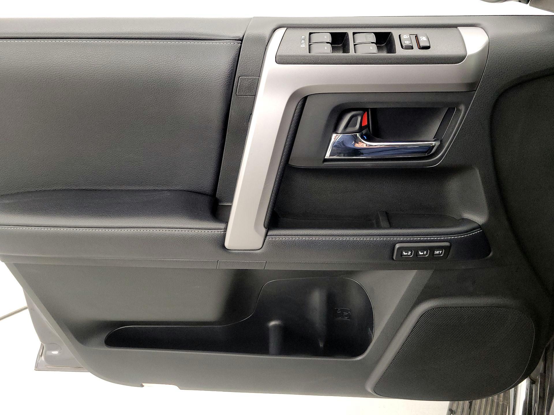 Thumbnail: 2019 Toyota 4Runner - 12