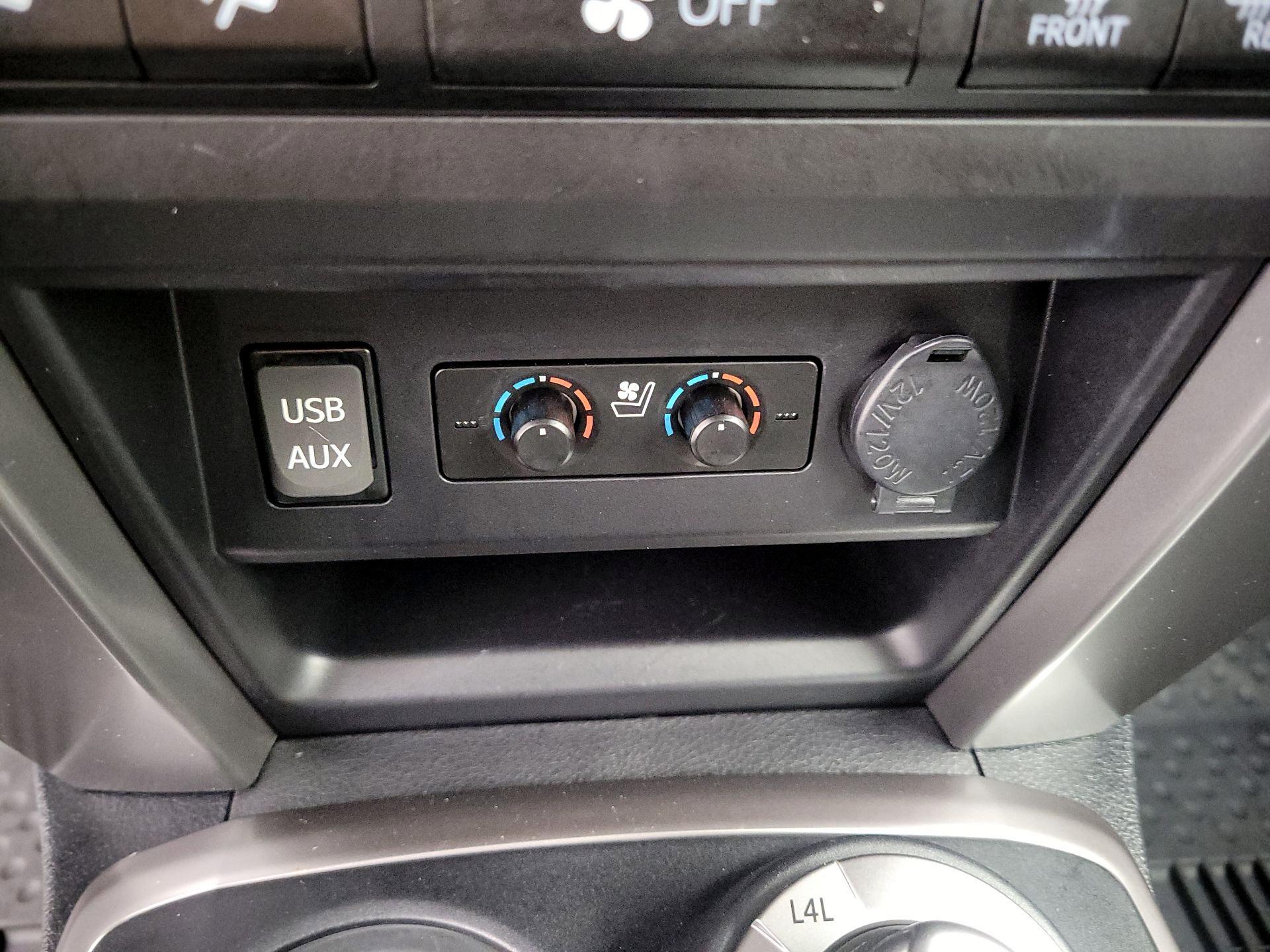 Thumbnail: 2019 Toyota 4Runner - 18