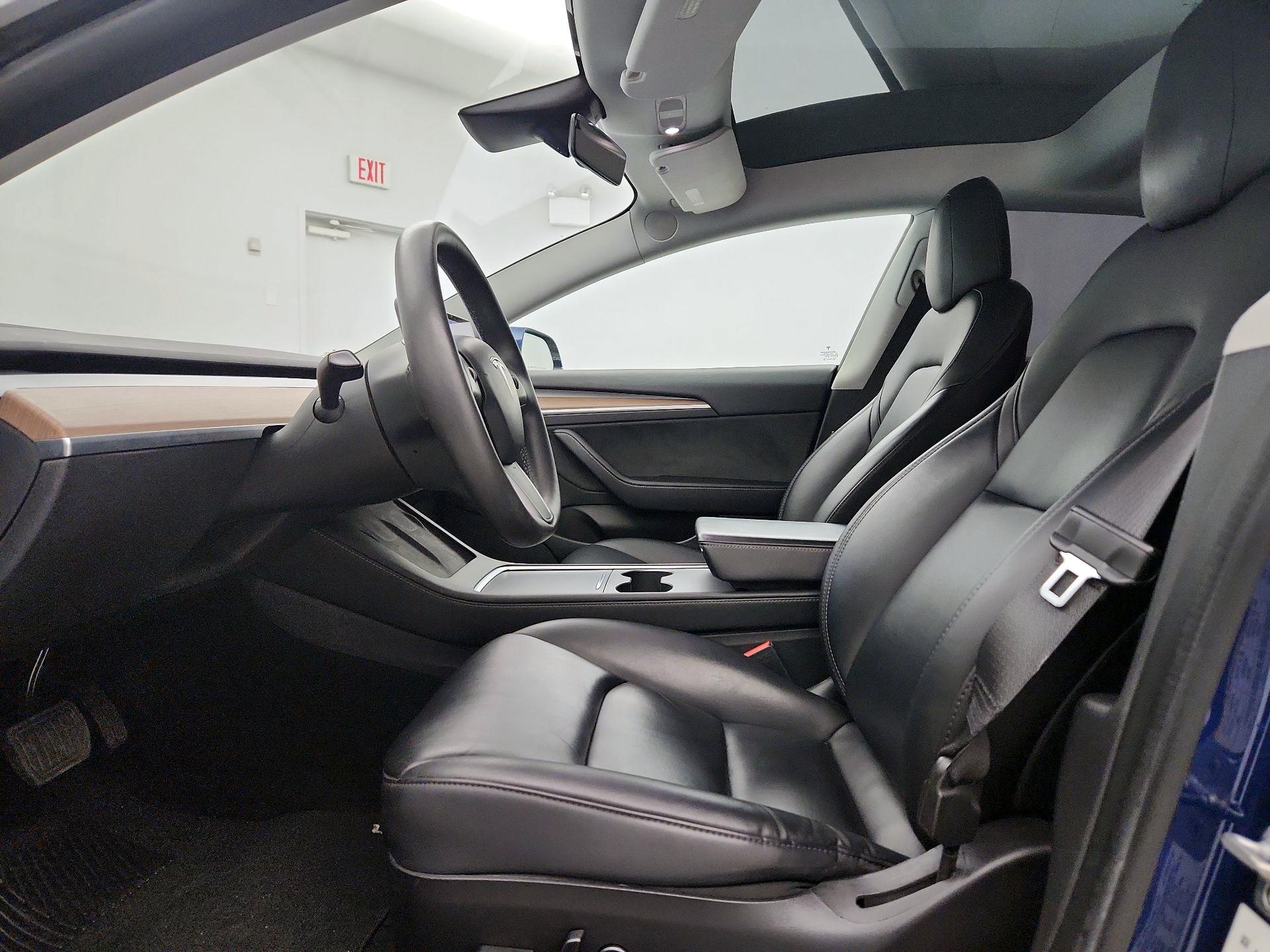 Thumbnail: 2022 Tesla Model 3 - 11