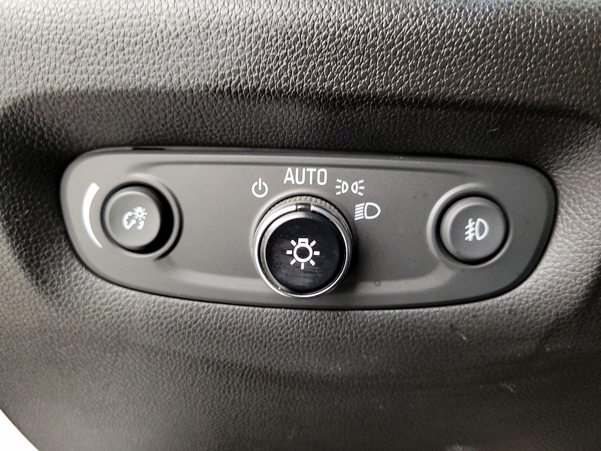 Thumbnail: 2019 Chevrolet Traverse - 13