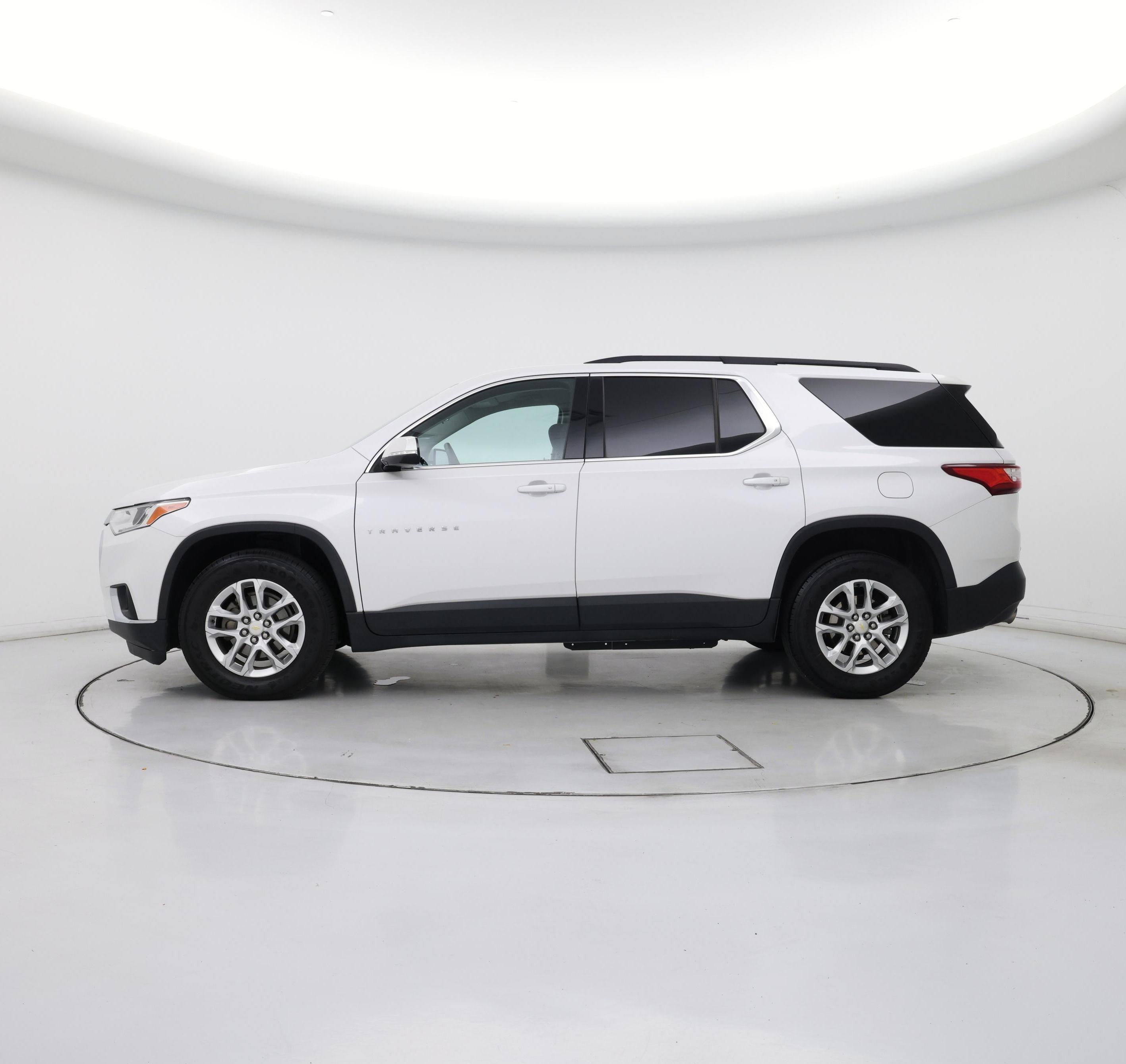 Thumbnail: 2019 Chevrolet Traverse - 3