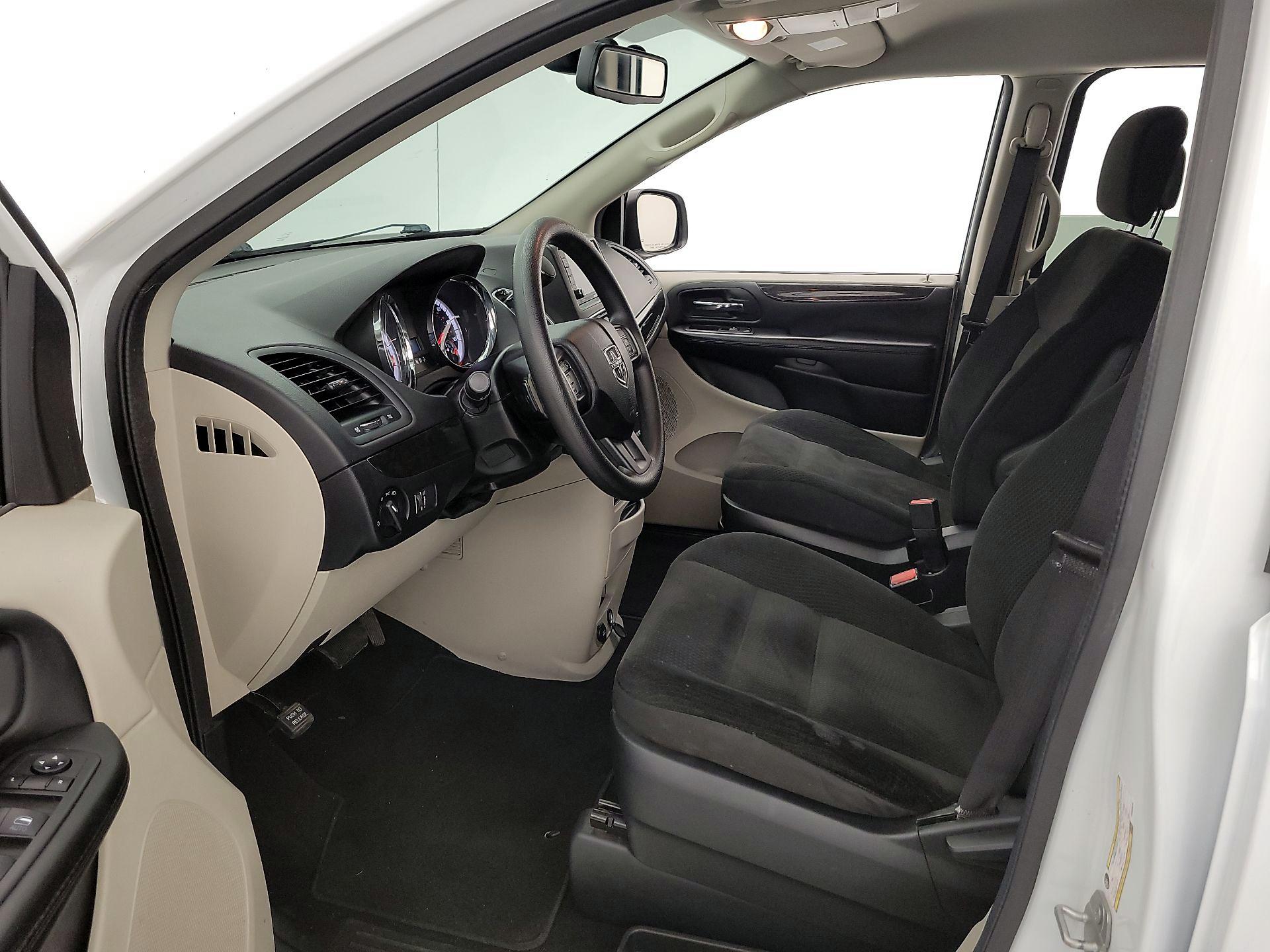 Thumbnail: 2018 Dodge Grand Caravan - 11