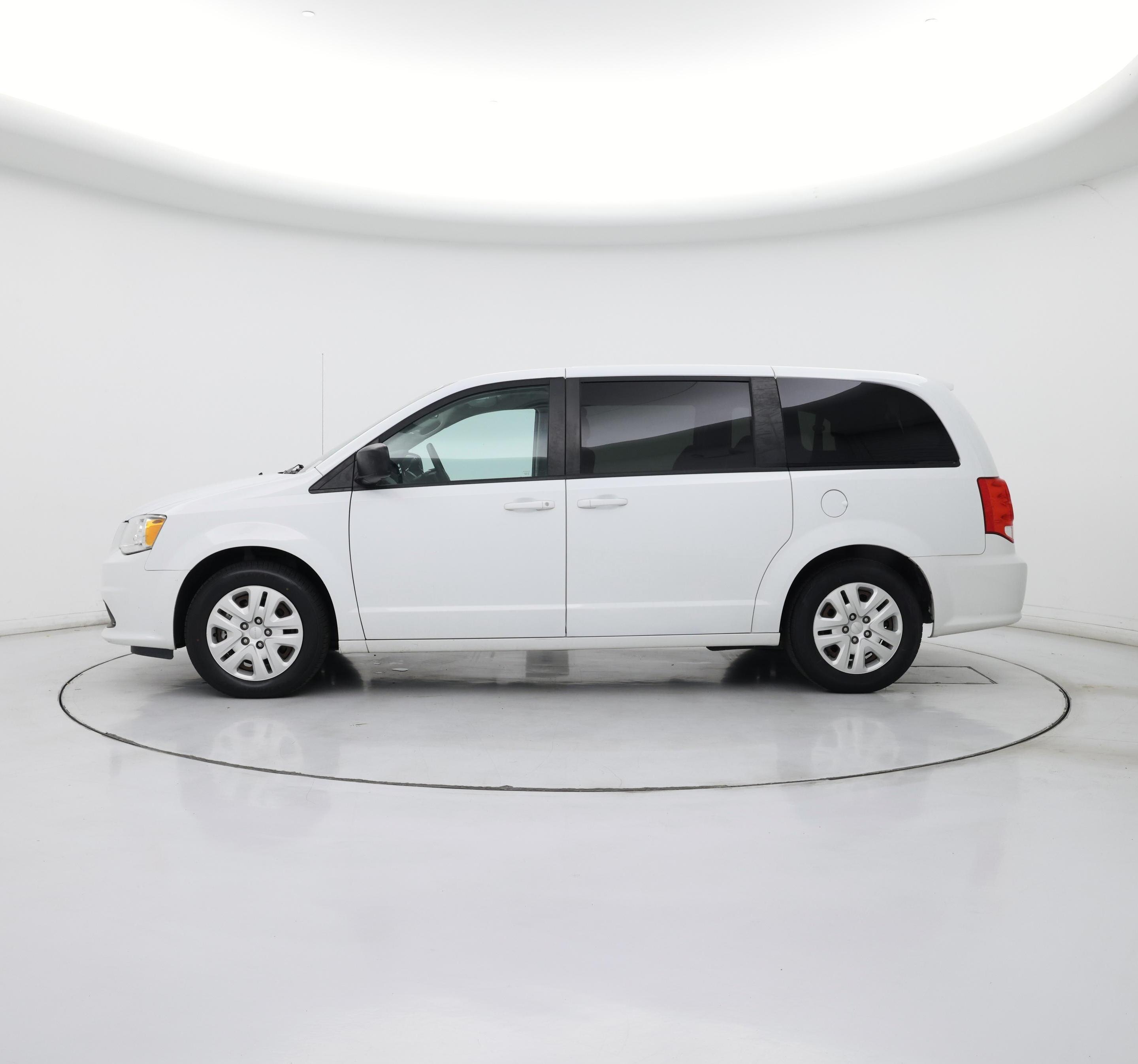 Thumbnail: 2018 Dodge Grand Caravan - 3