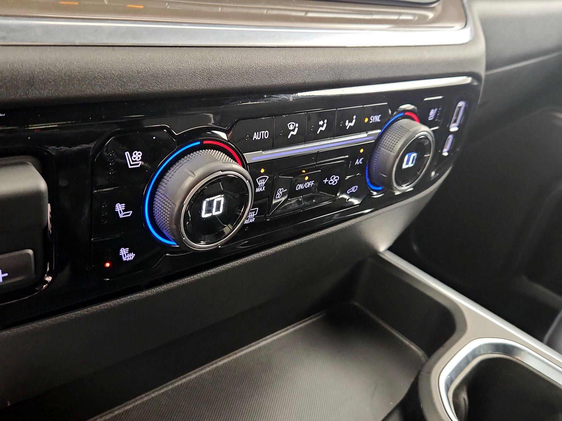 Thumbnail: 2022 Chevrolet Silverado 1500 - 16