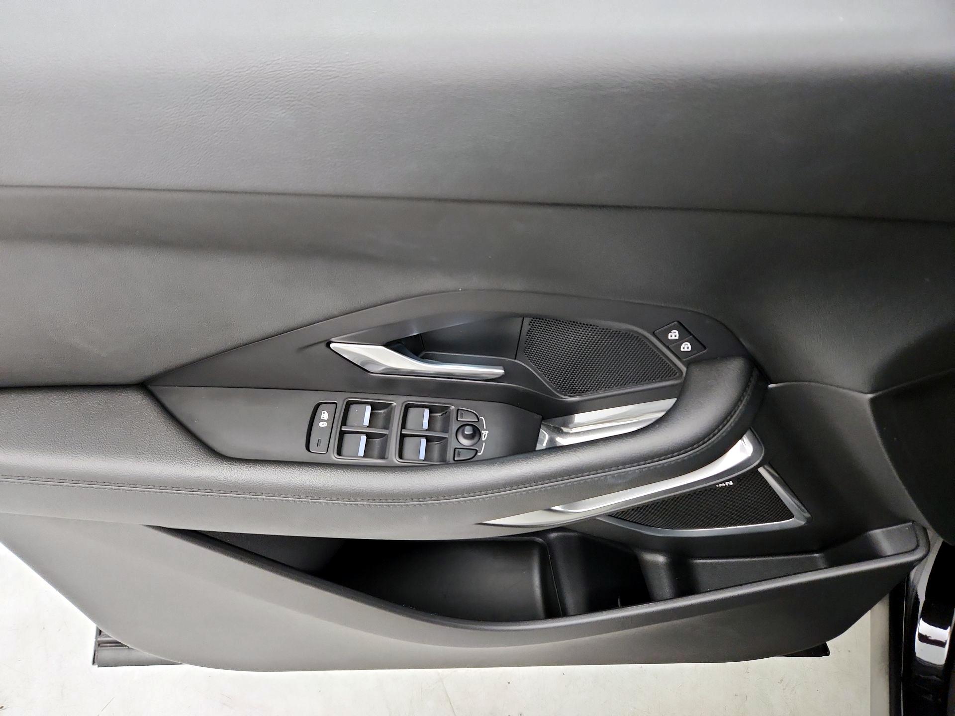 Thumbnail: 2021 Jaguar E-Pace - 12