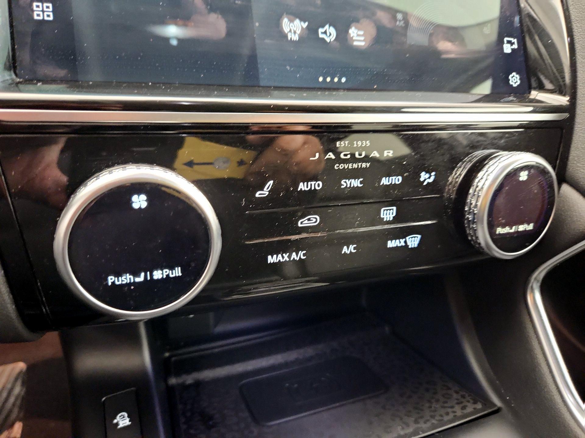 Thumbnail: 2021 Jaguar E-Pace - 16