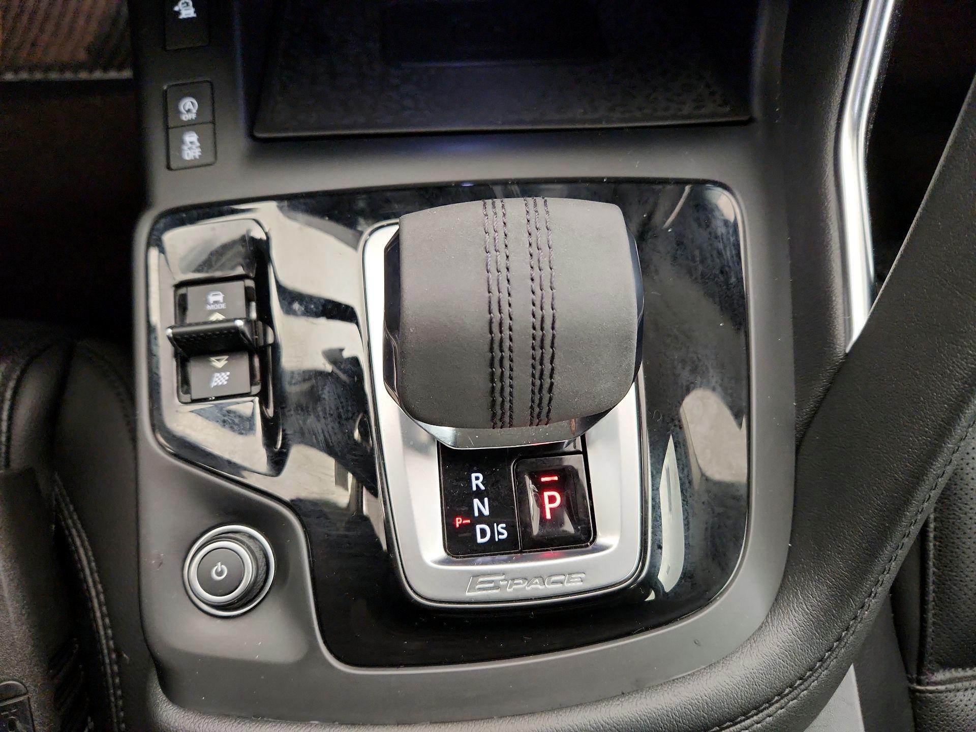 Thumbnail: 2021 Jaguar E-Pace - 17