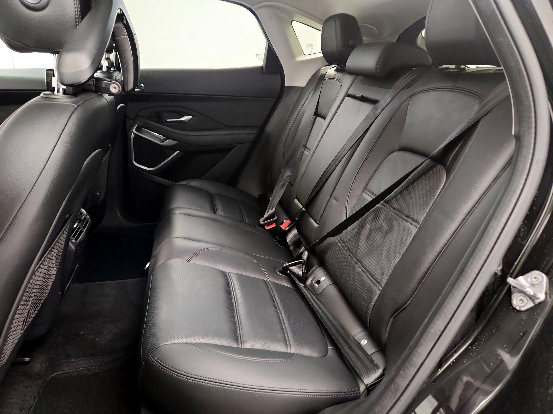 Thumbnail: 2021 Jaguar E-Pace - 18