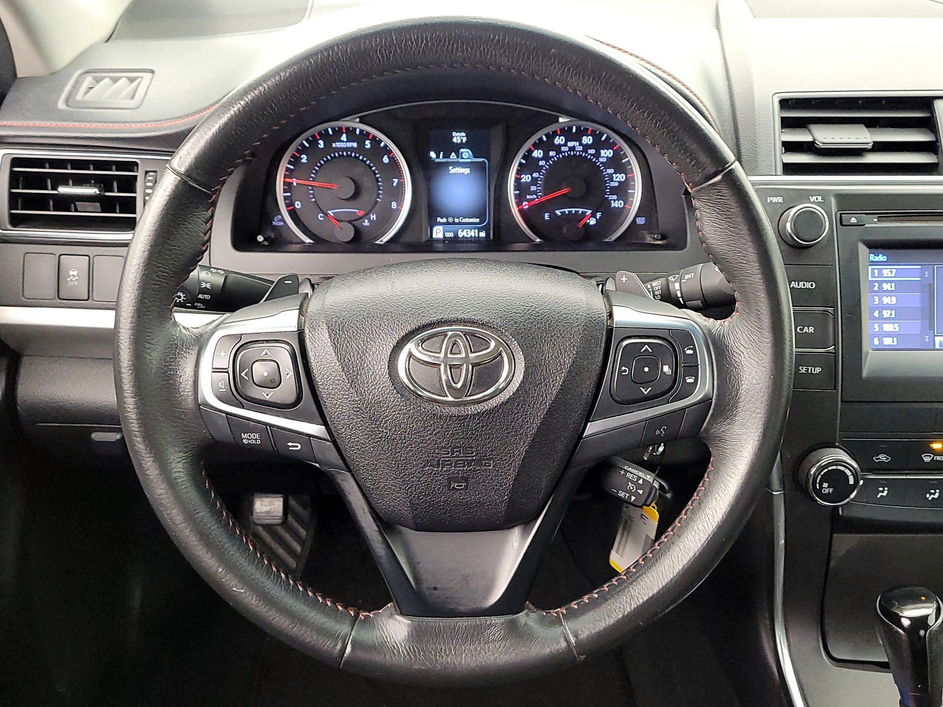 Thumbnail: 2017 Toyota Camry - 10