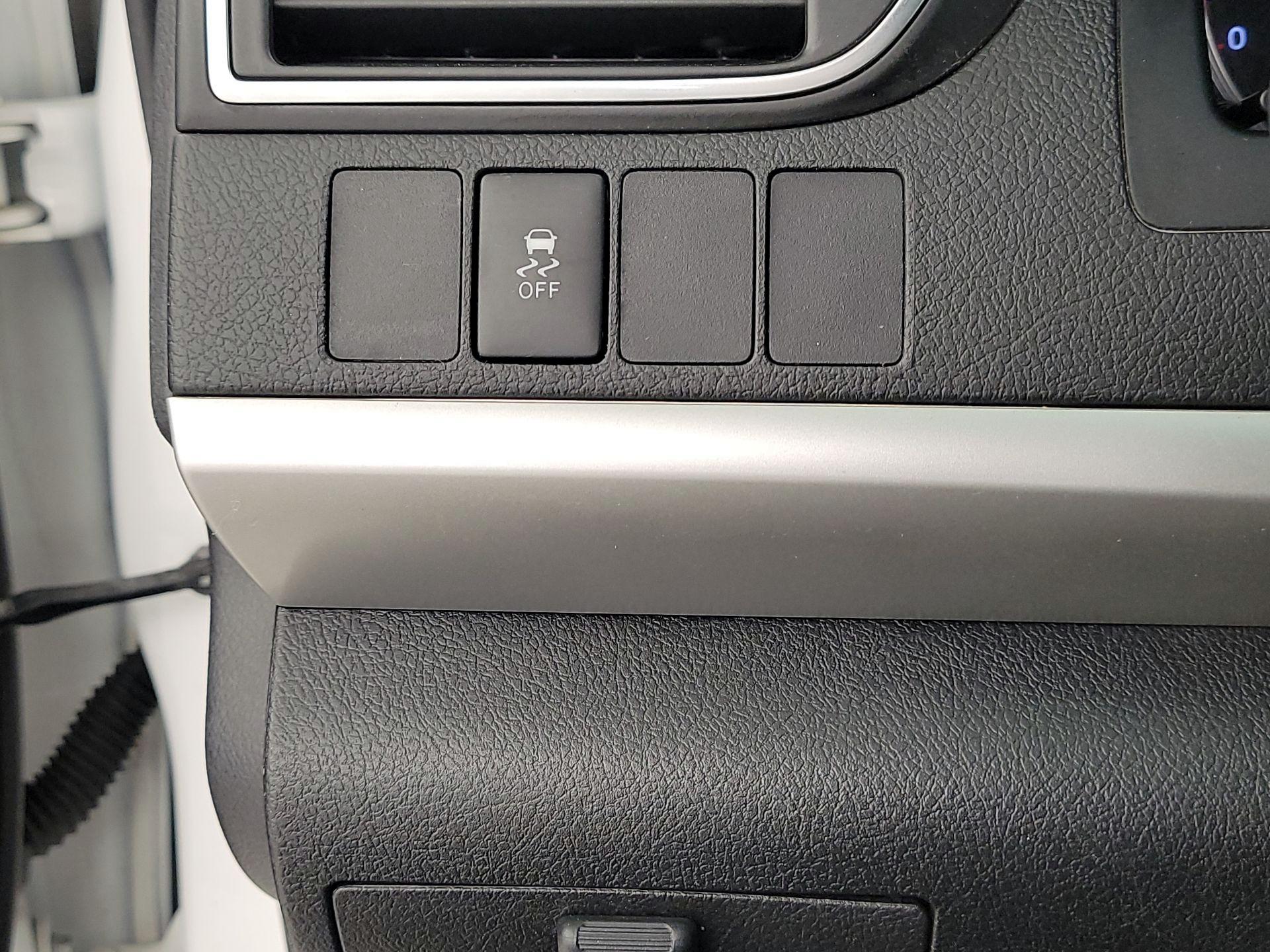 Thumbnail: 2017 Toyota Camry - 13