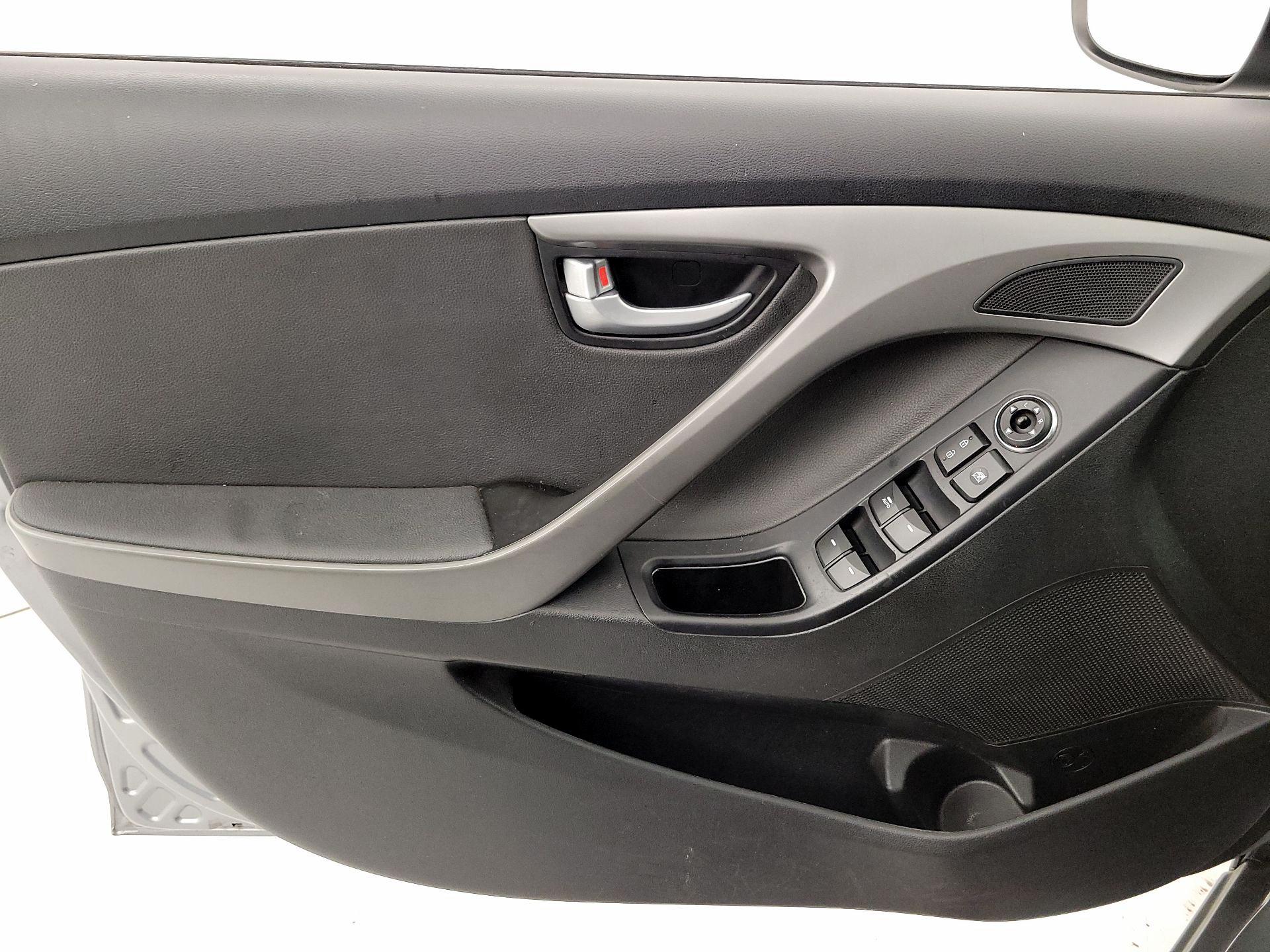 Thumbnail: 2014 Hyundai Elantra - 12