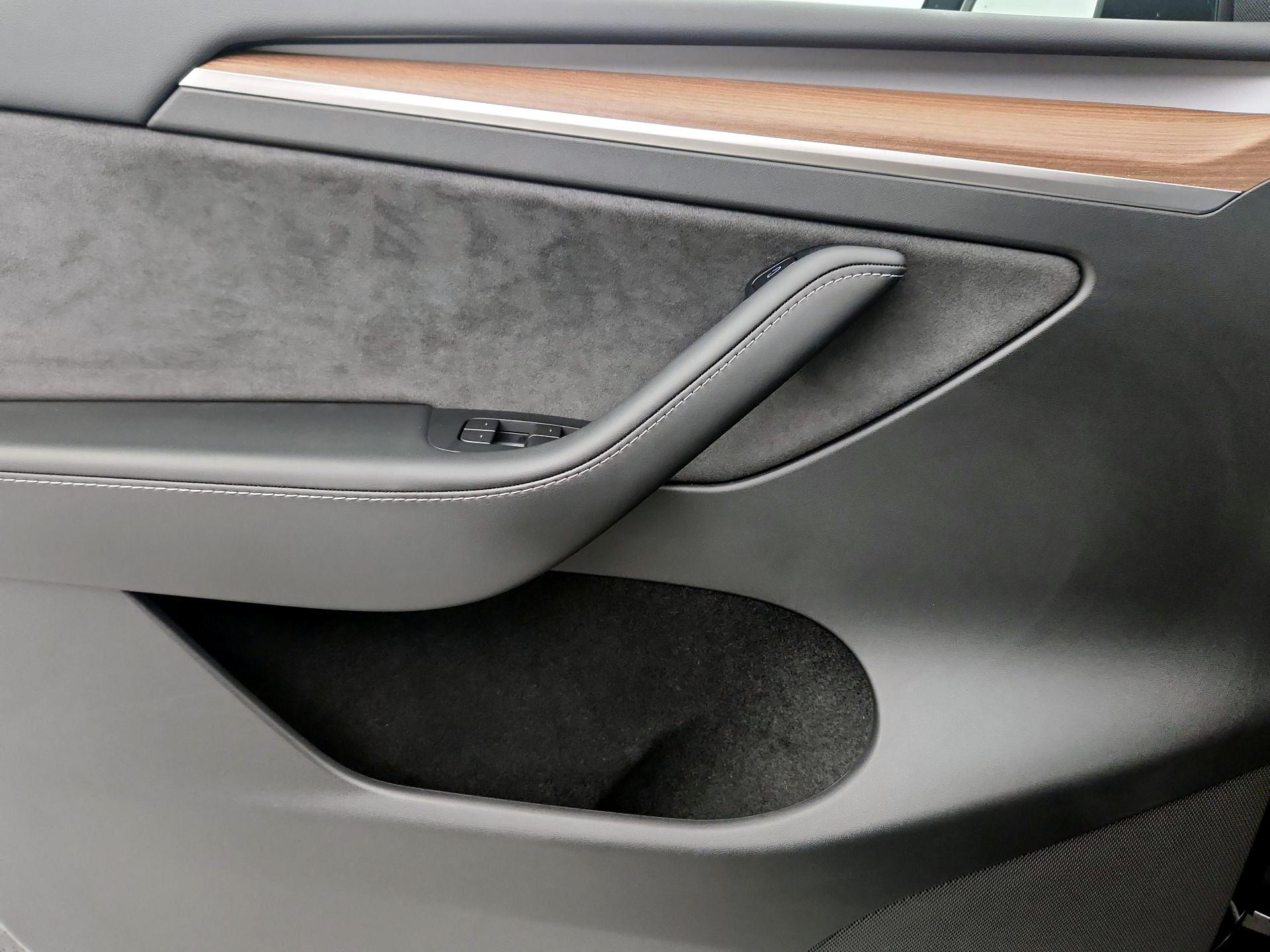 Thumbnail: 2023 Tesla Model Y - 12