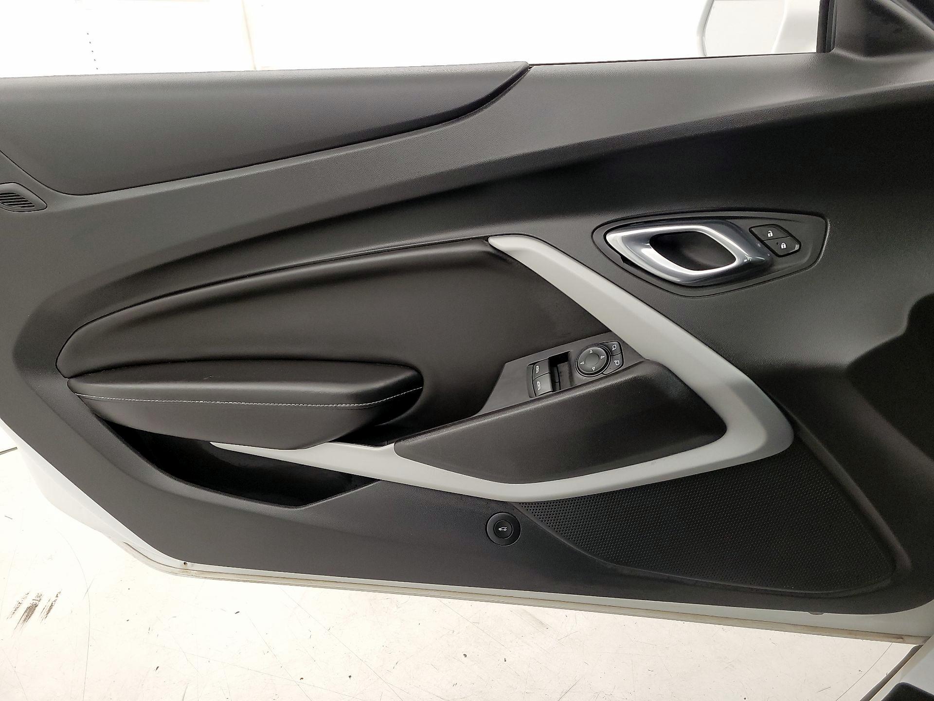 Thumbnail: 2018 Chevrolet Camaro - 12