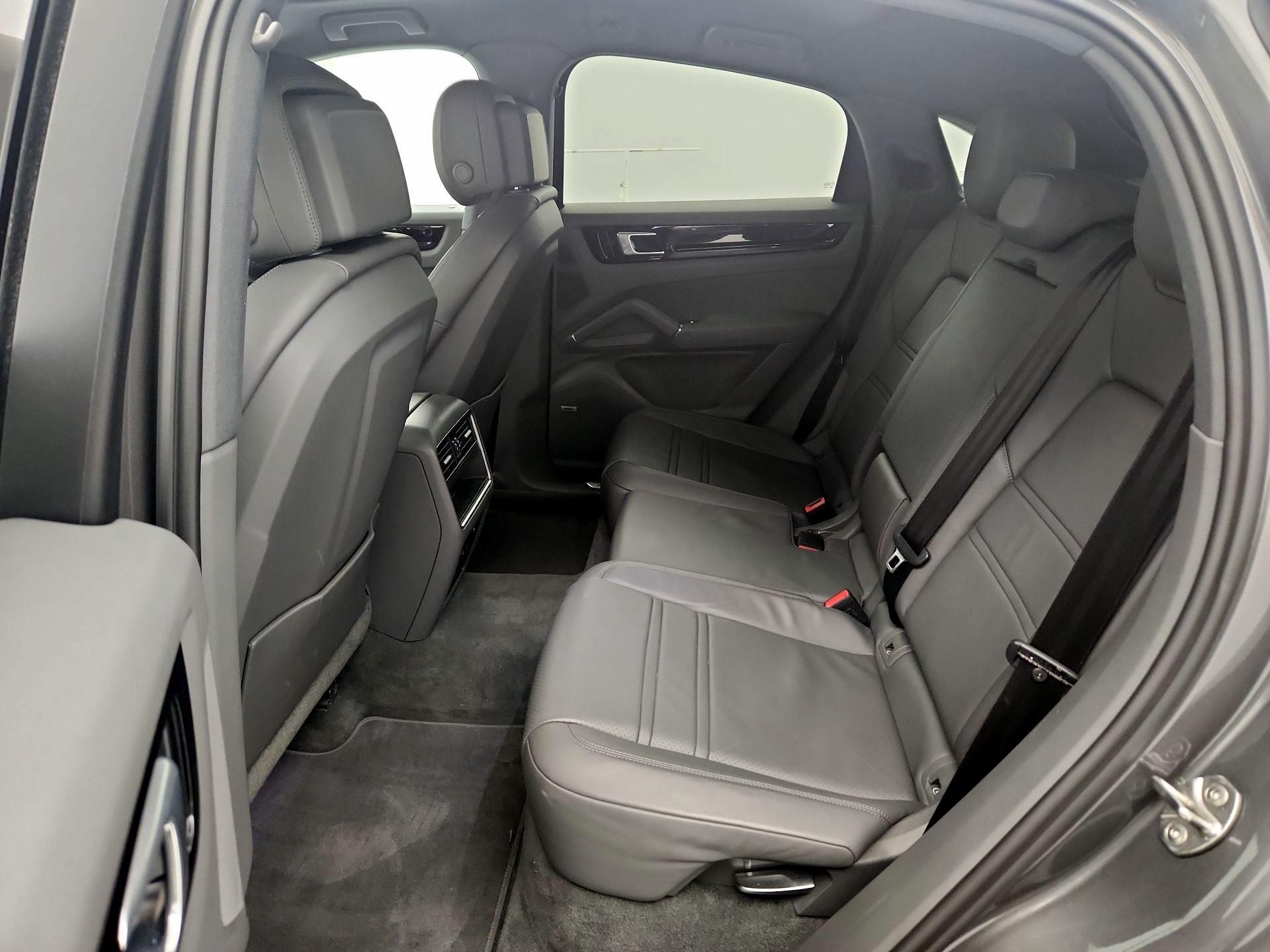 Thumbnail: 2020 Porsche Cayenne - 20