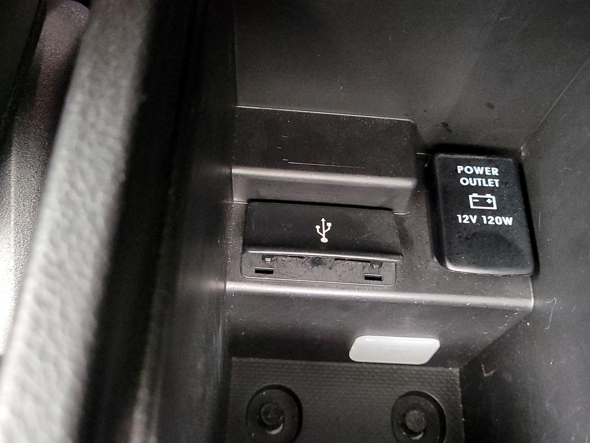 Thumbnail: 2018 Mitsubishi Outlander - 18