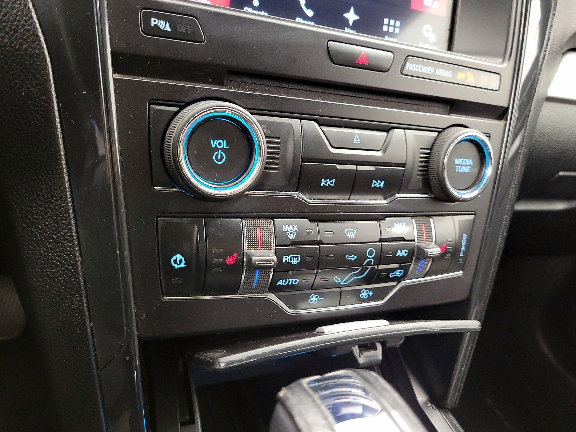 Thumbnail: 2017 Ford Explorer - 17