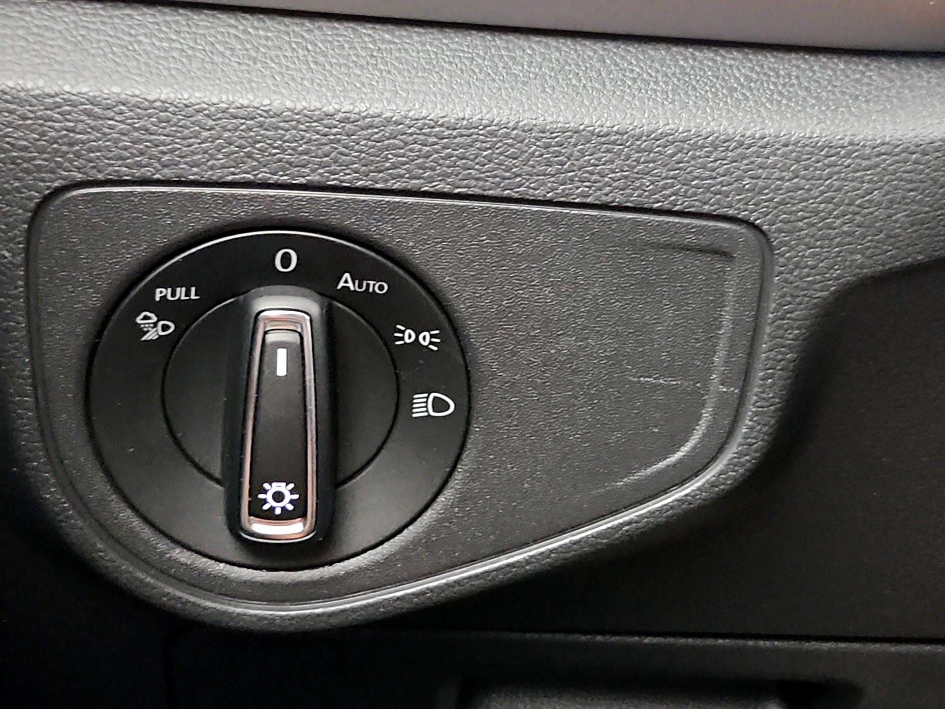 Thumbnail: 2022 Volkswagen Atlas - 13