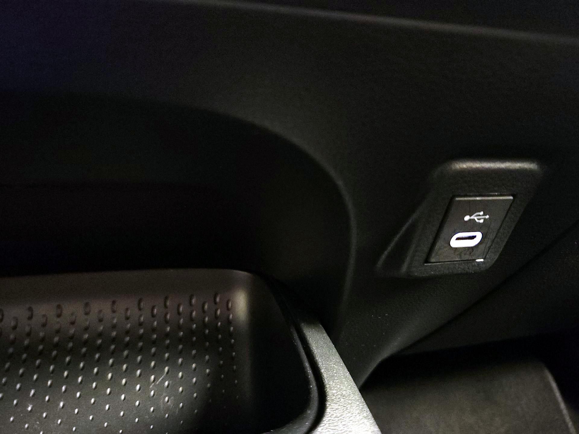 Thumbnail: 2025 Toyota Corolla - 18