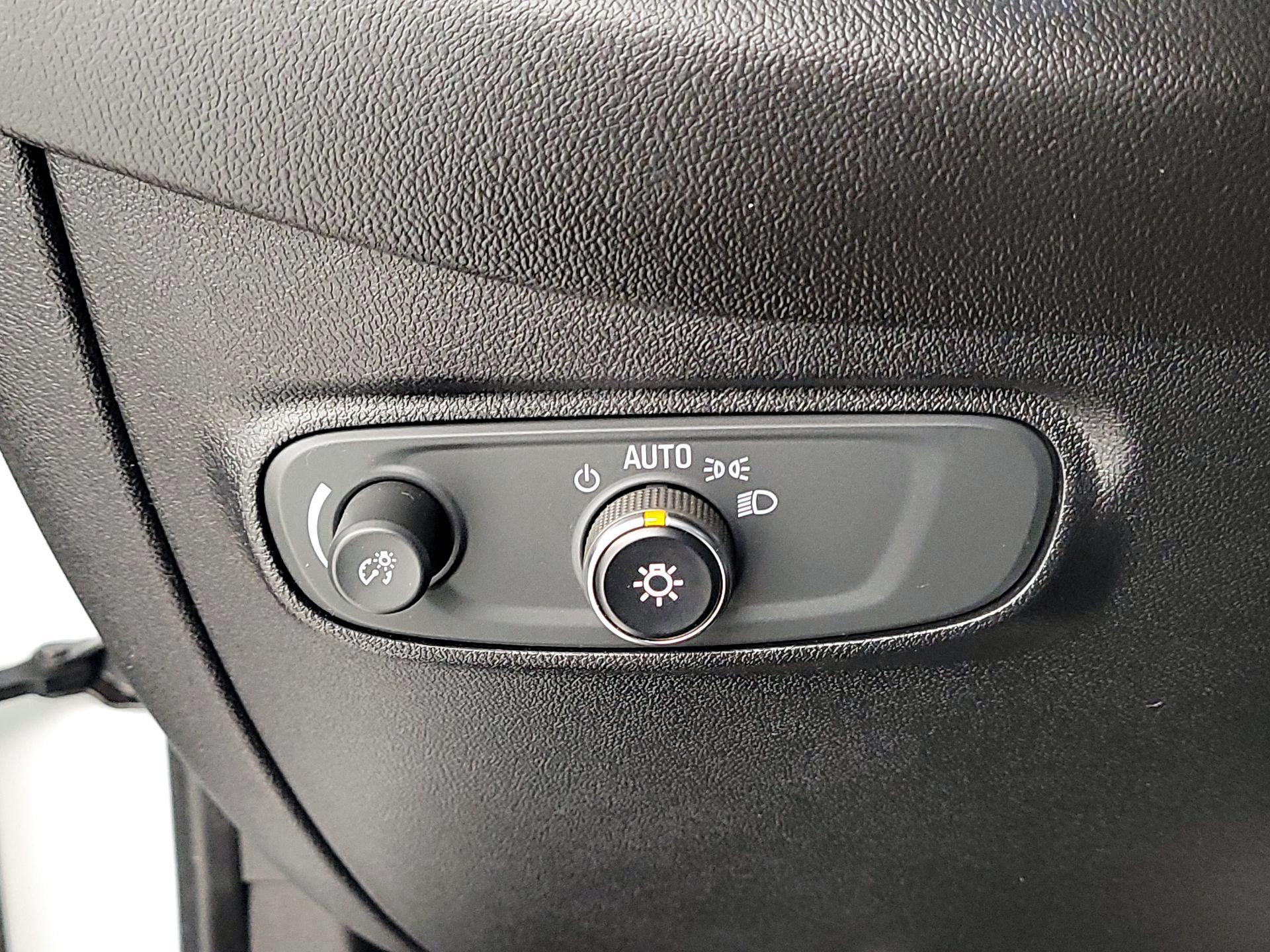 Thumbnail: 2019 Chevrolet Equinox - 13