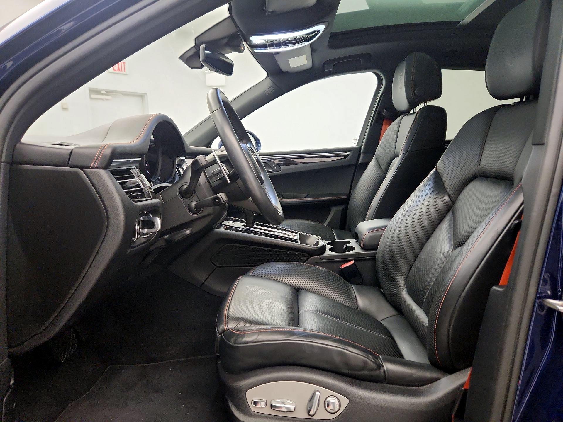 Thumbnail: 2023 Porsche Macan - 11