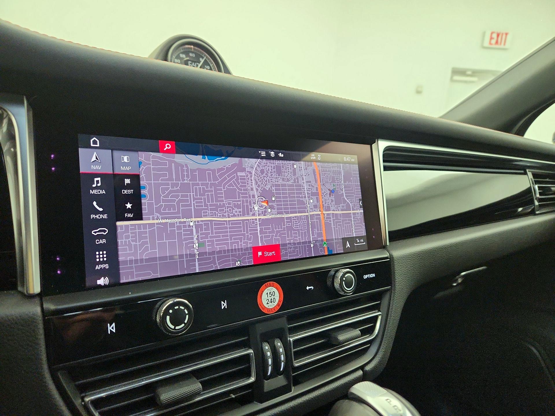 Thumbnail: 2023 Porsche Macan - 14