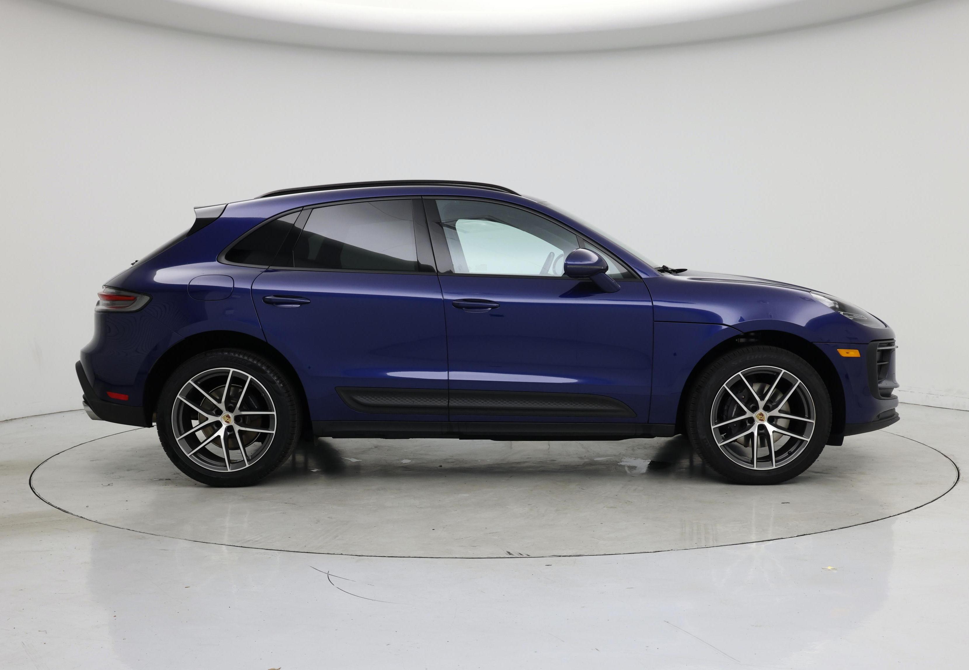 Thumbnail: 2023 Porsche Macan - 7