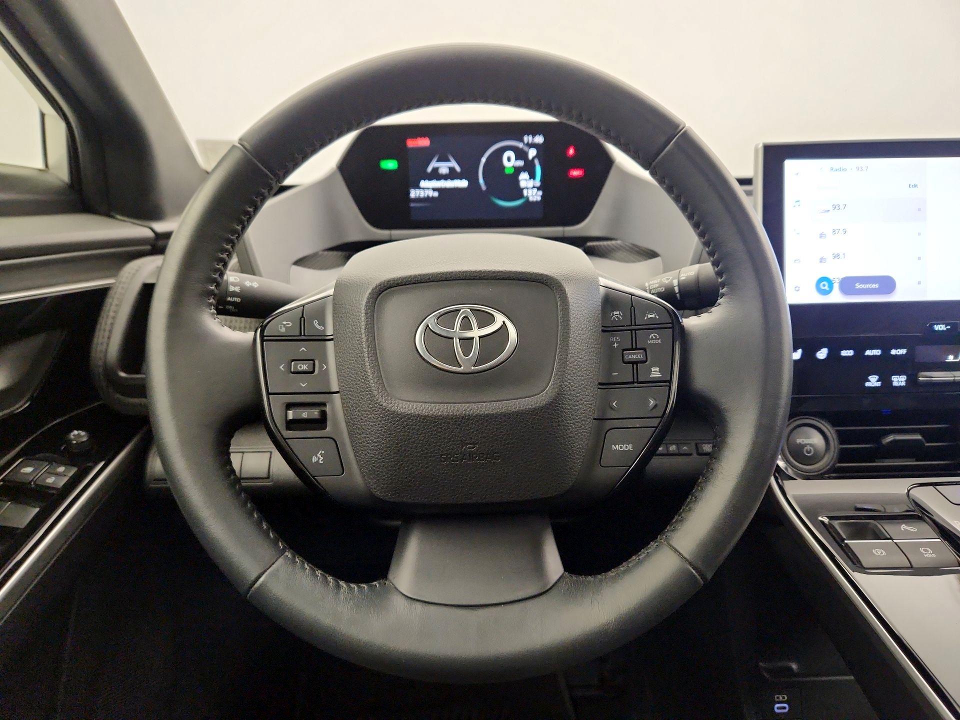 Thumbnail: 2023 Toyota bZ4X - 10