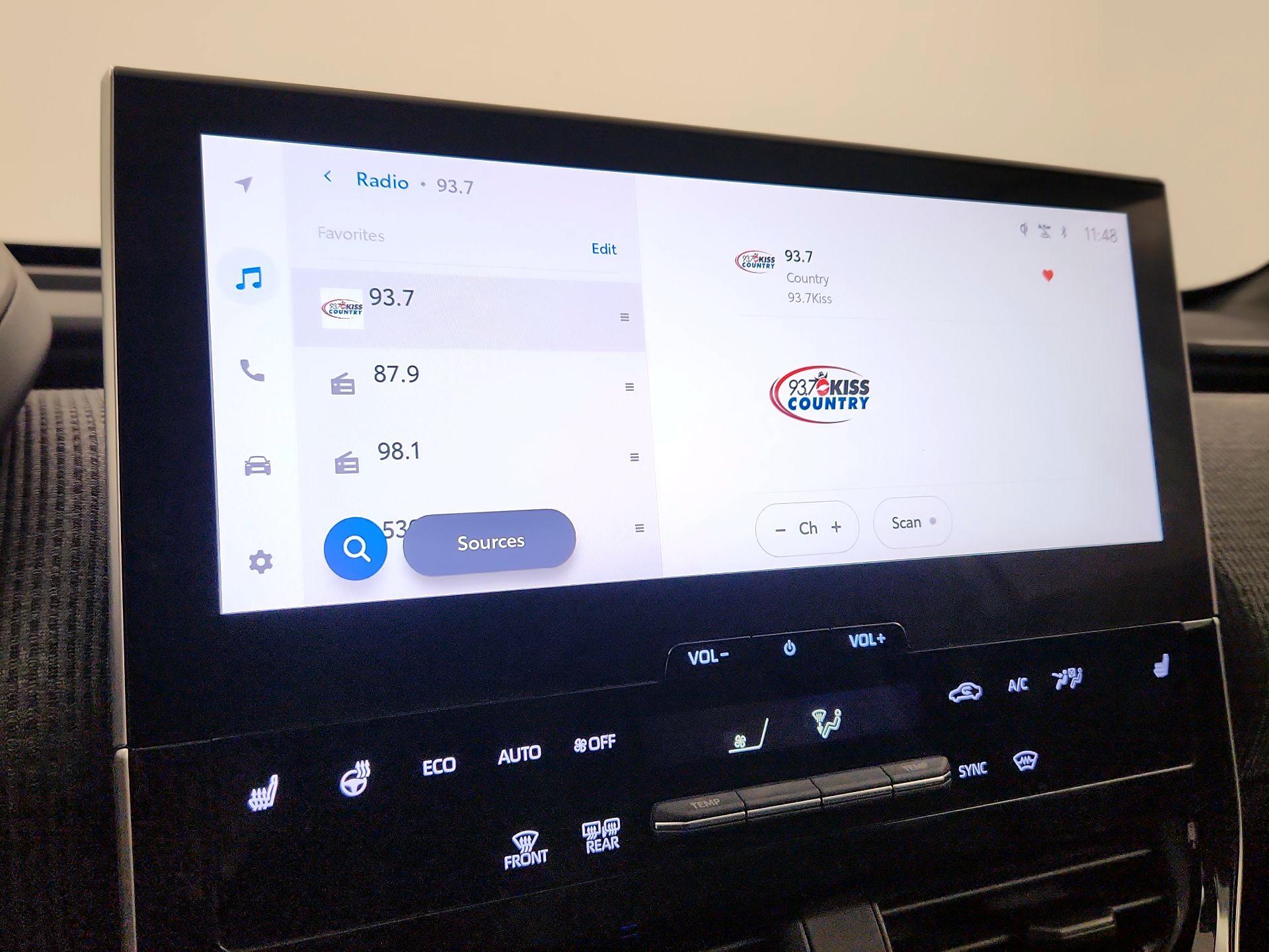 Thumbnail: 2023 Toyota bZ4X - 15