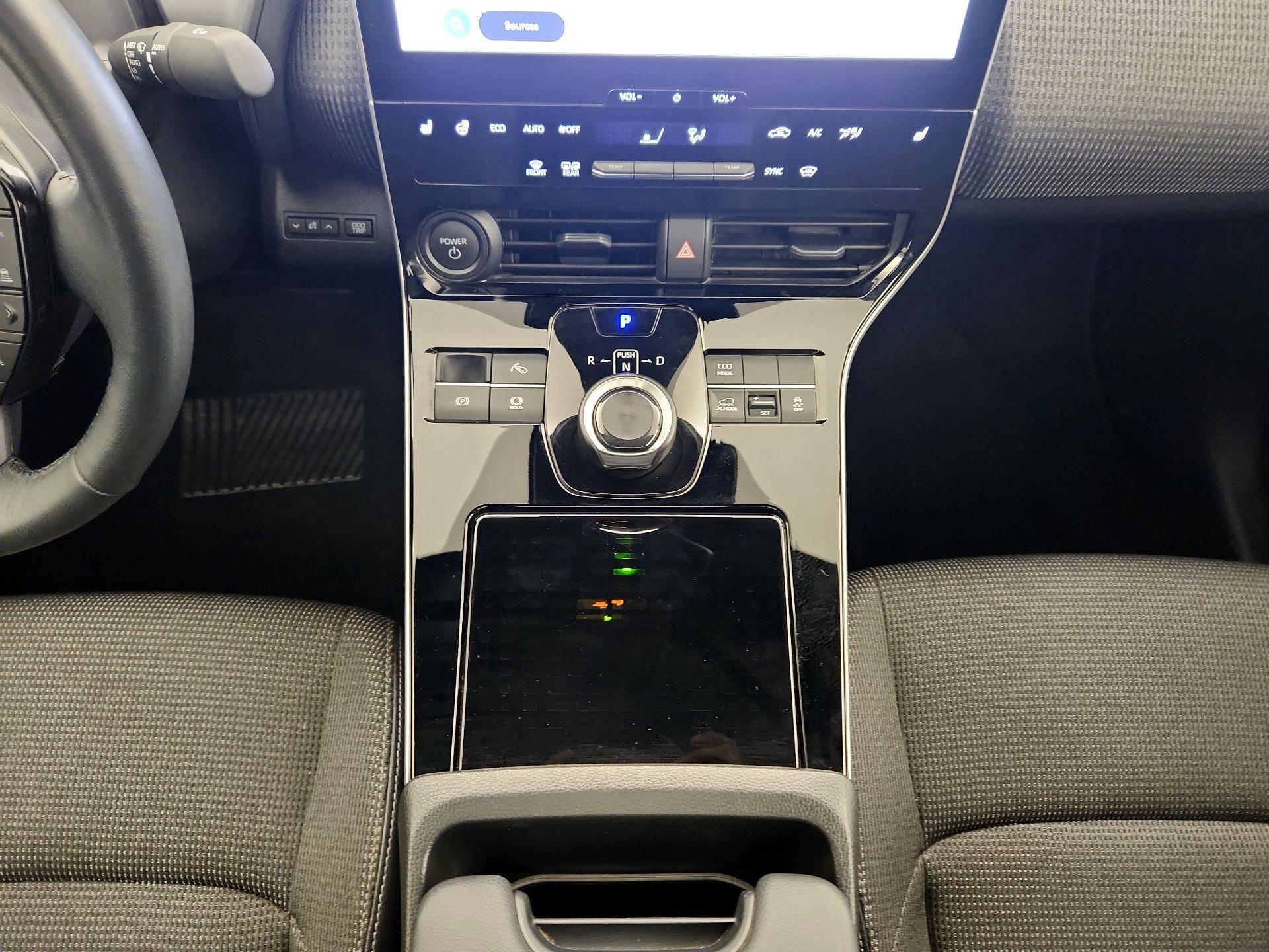 Thumbnail: 2023 Toyota bZ4X - 17