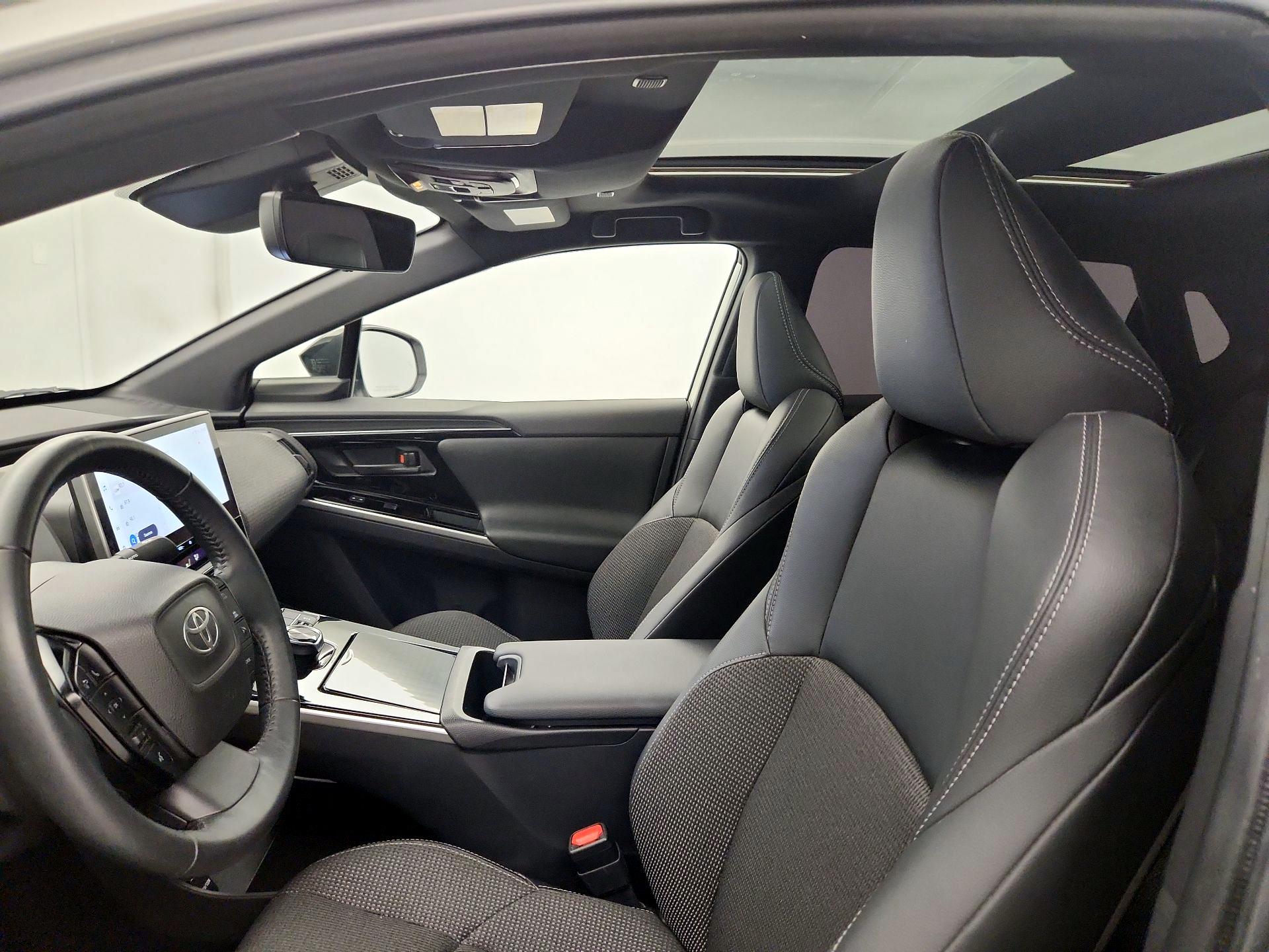 Thumbnail: 2023 Toyota bZ4X - 19