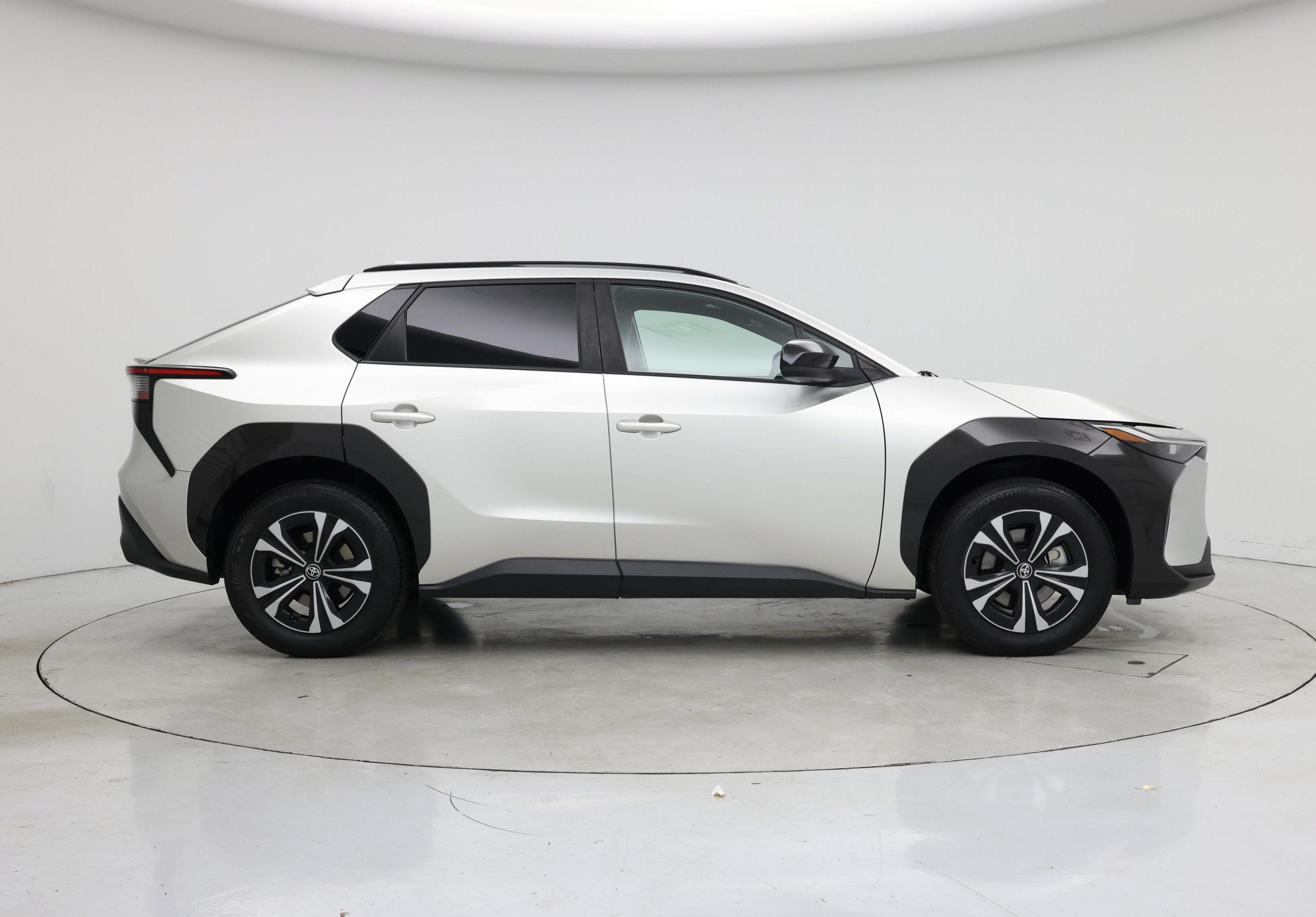 Thumbnail: 2023 Toyota bZ4X - 7