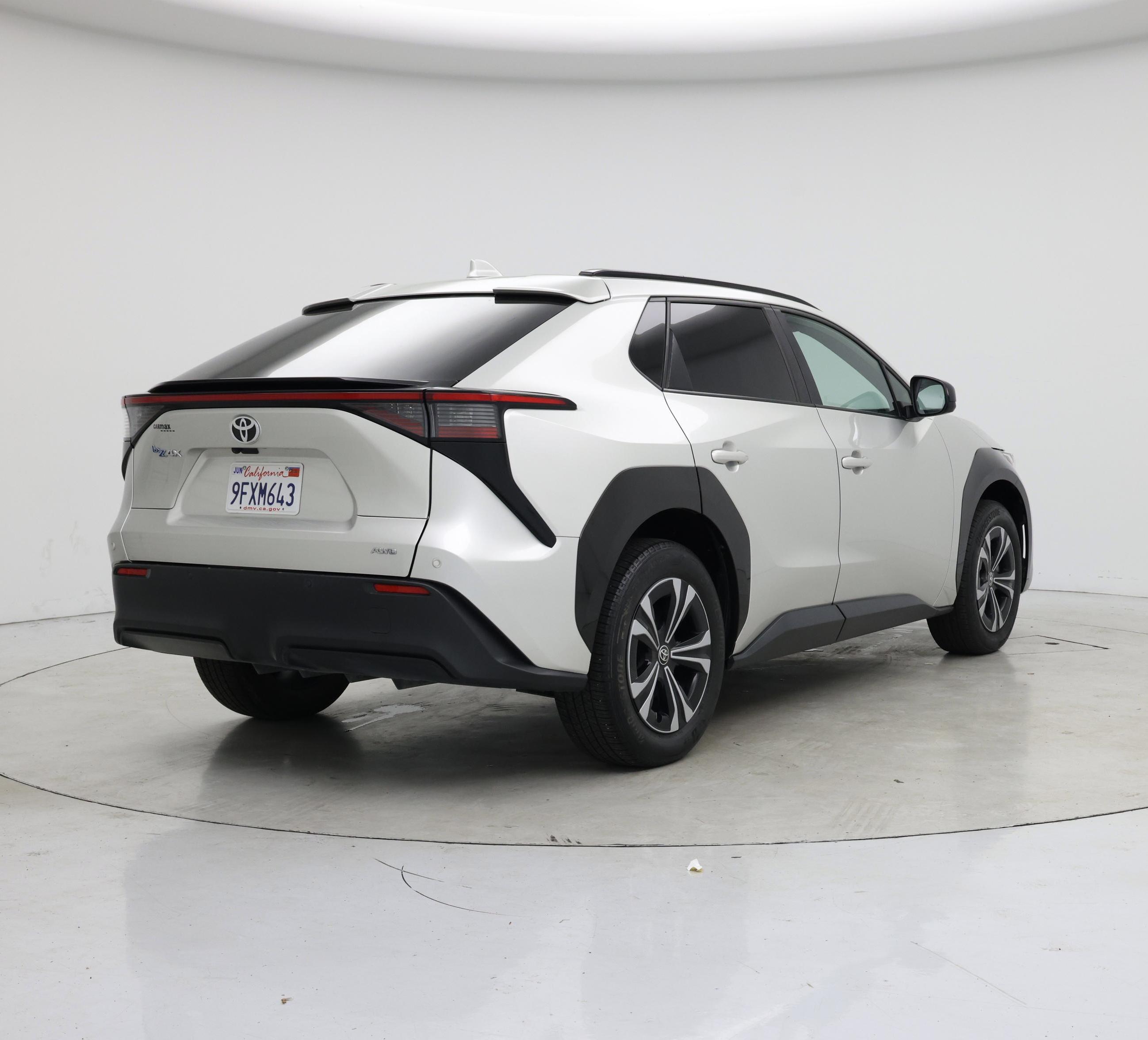 Thumbnail: 2023 Toyota bZ4X - 8