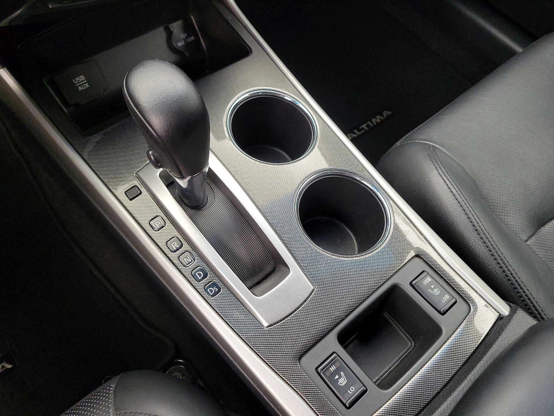 Thumbnail: 2015 Nissan Altima - 18