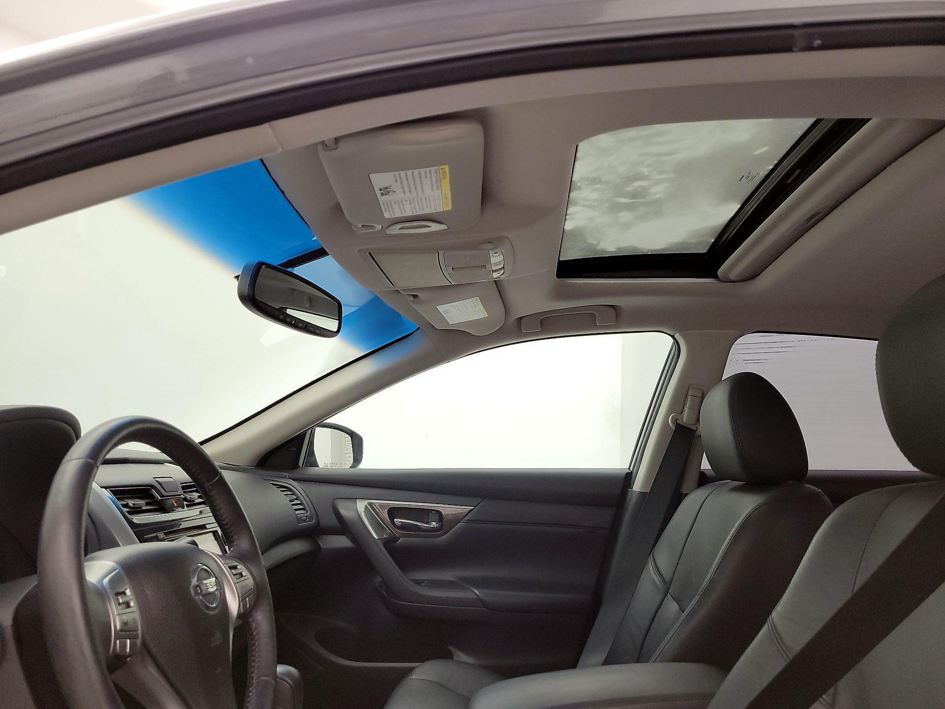 Thumbnail: 2015 Nissan Altima - 20