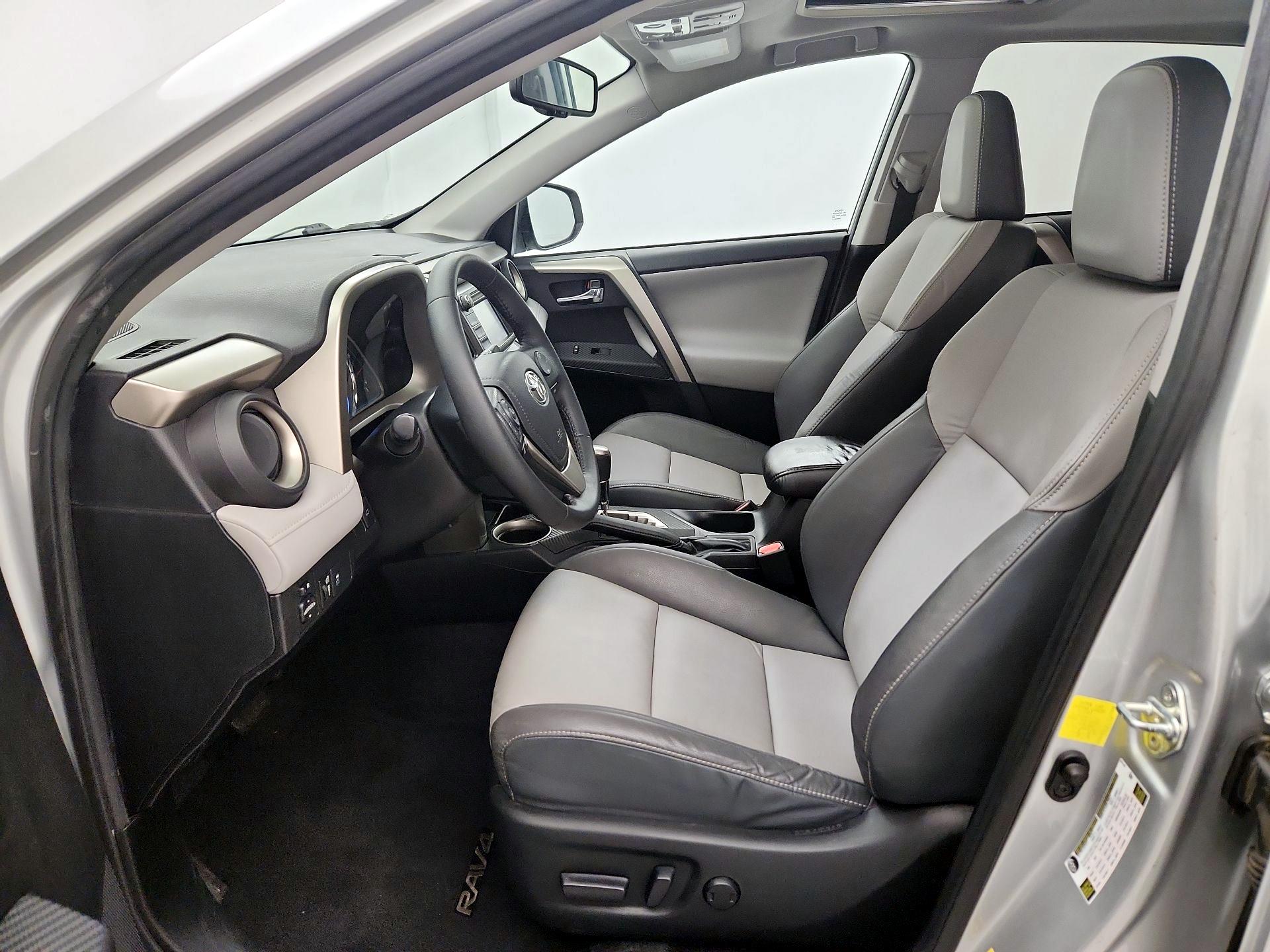 Thumbnail: 2015 Toyota RAV4 - 11