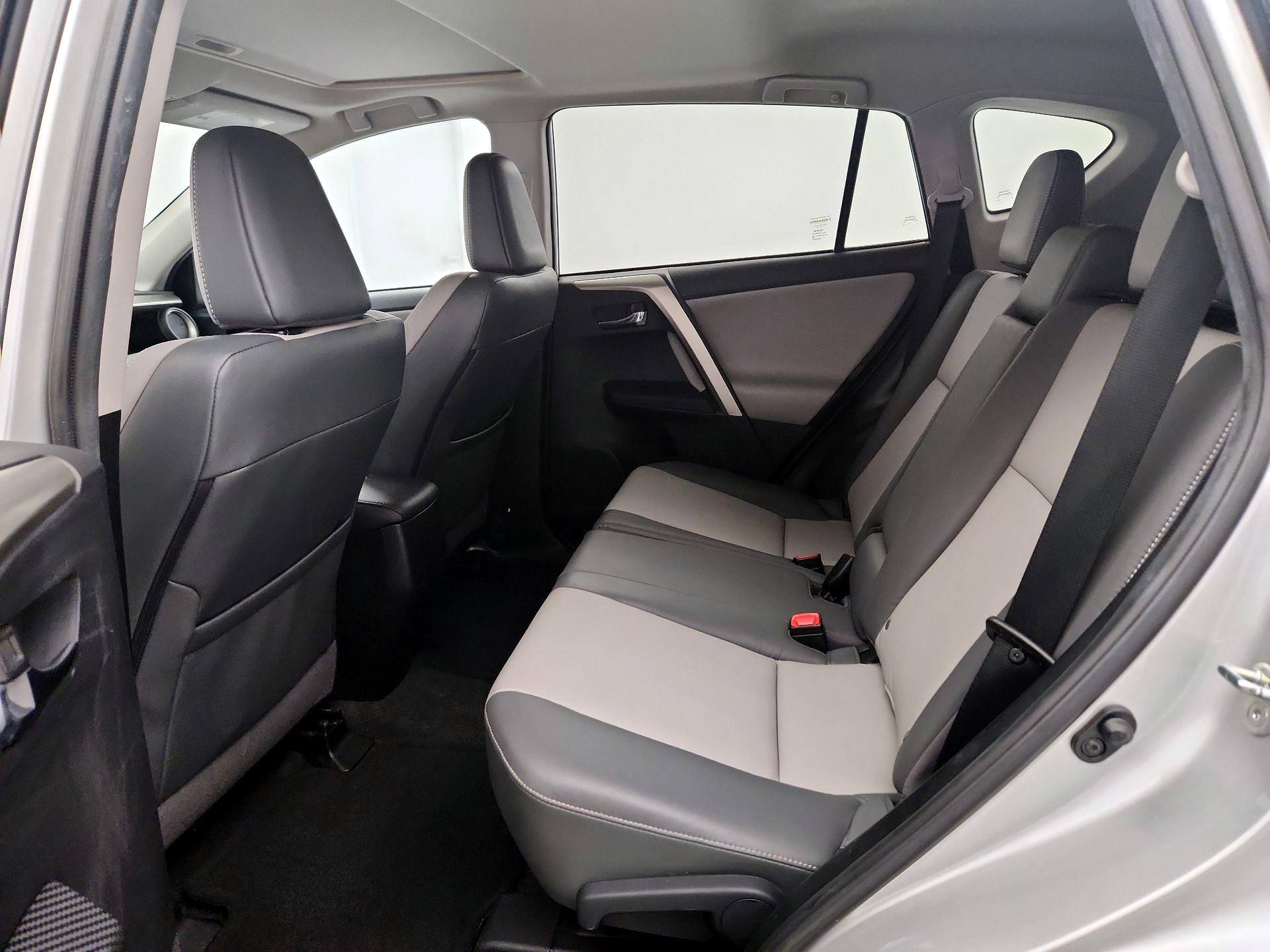 Thumbnail: 2015 Toyota RAV4 - 20