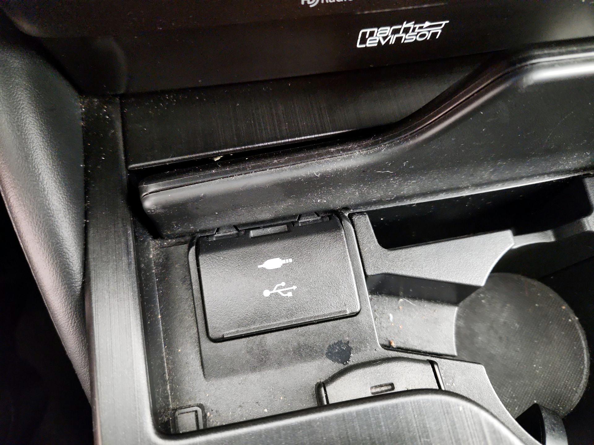 Thumbnail: 2022 Lexus ES - 19