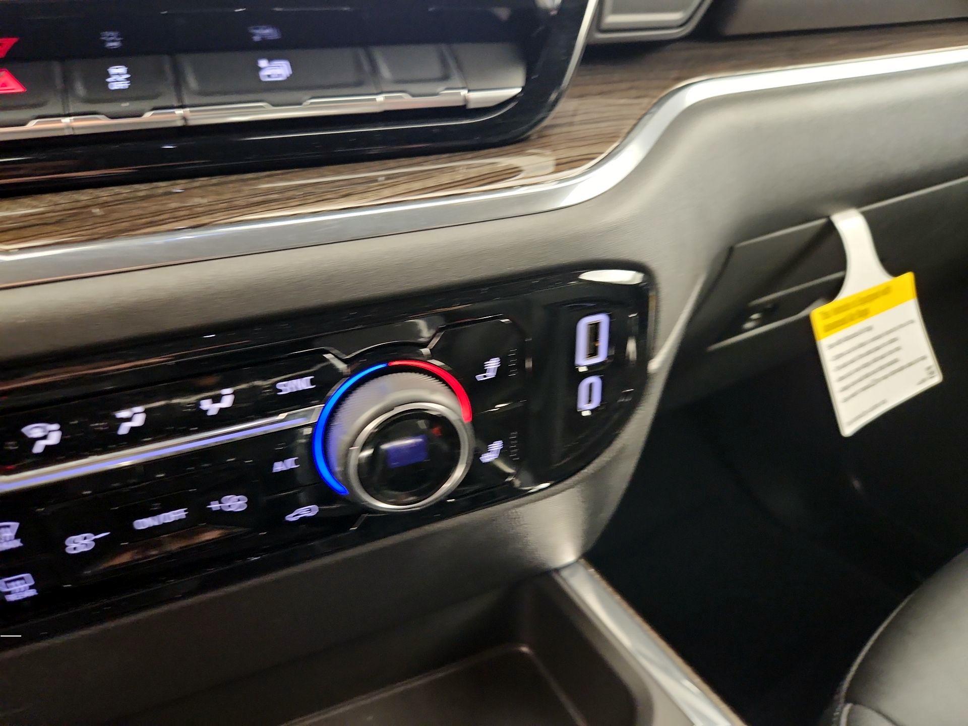 Thumbnail: 2025 Chevrolet Silverado 1500 - 19