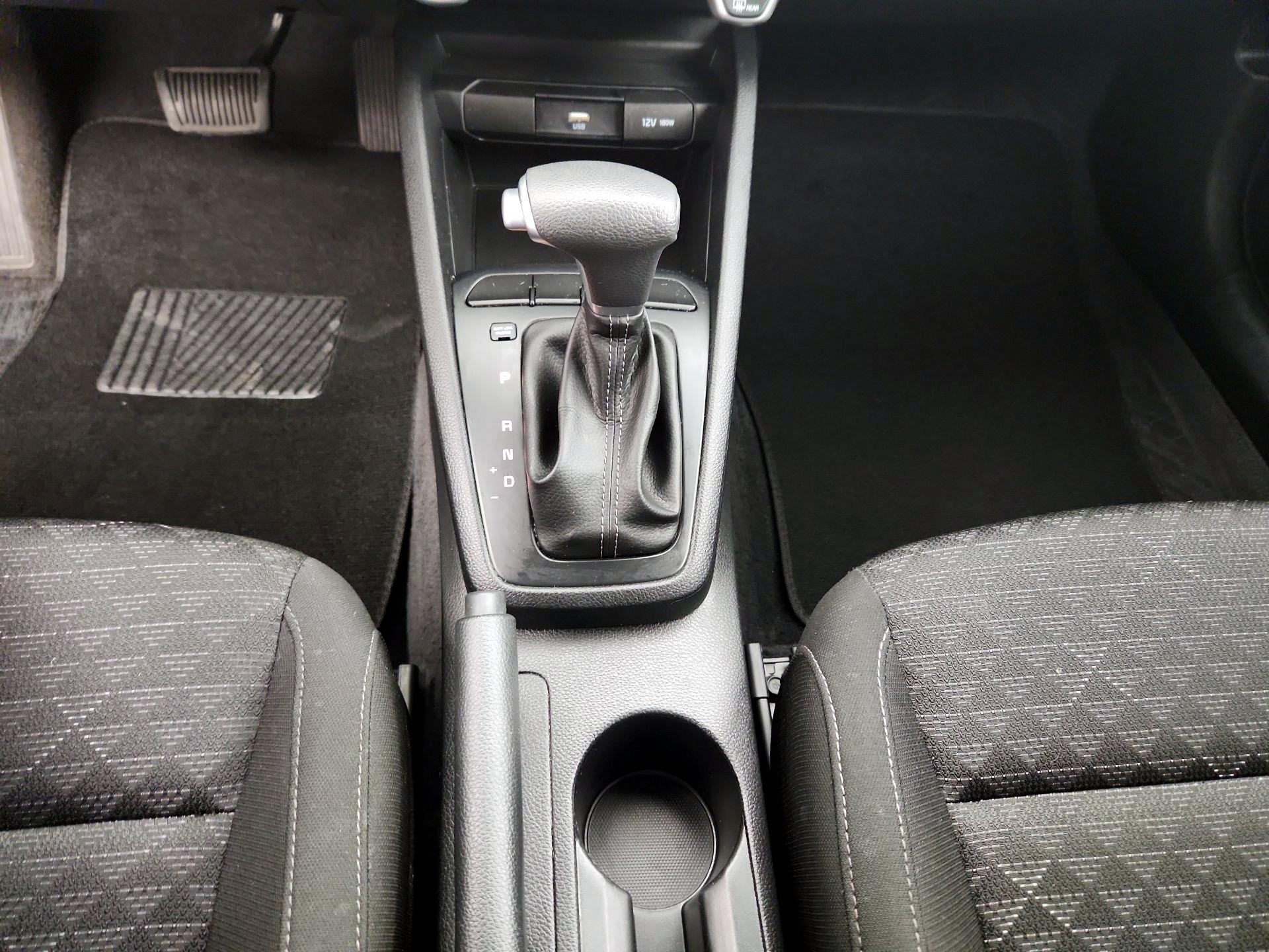 Thumbnail: 2022 Kia Rio - 17