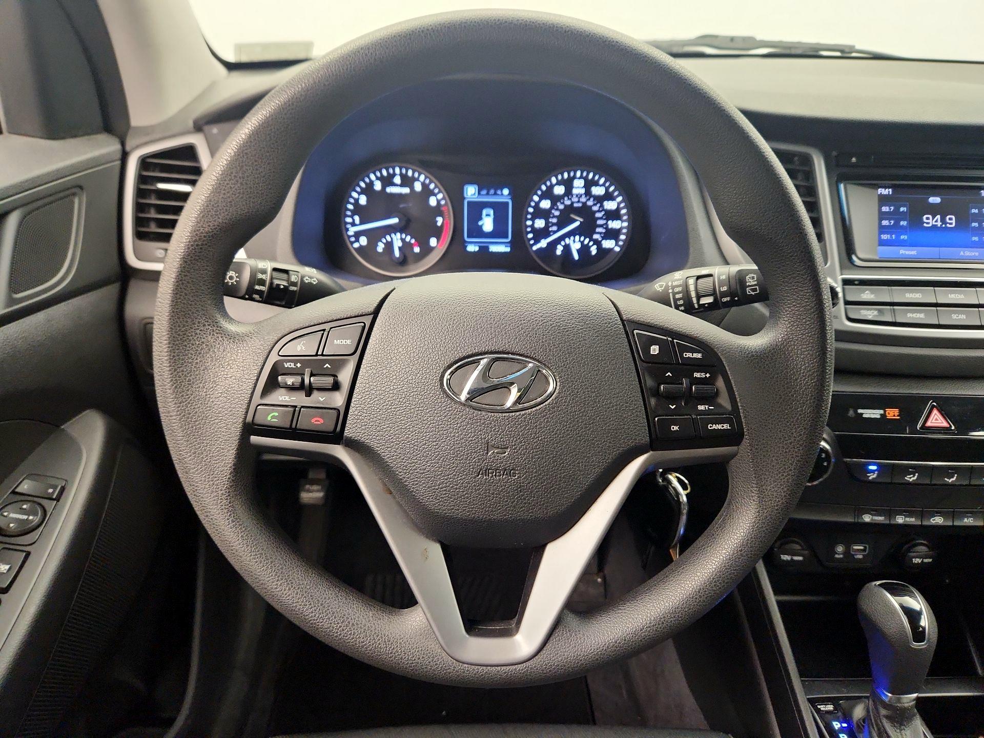 Thumbnail: 2016 Hyundai Tucson - 10