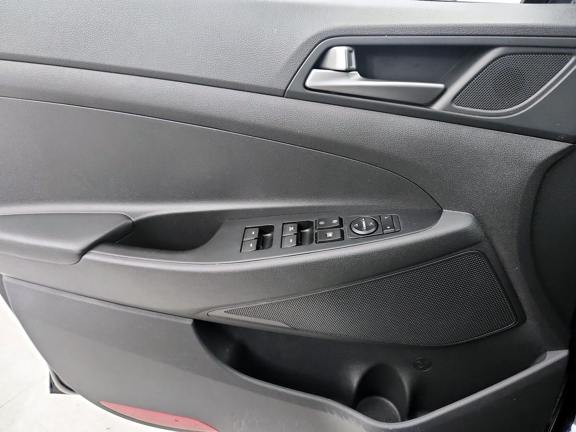 Thumbnail: 2016 Hyundai Tucson - 12