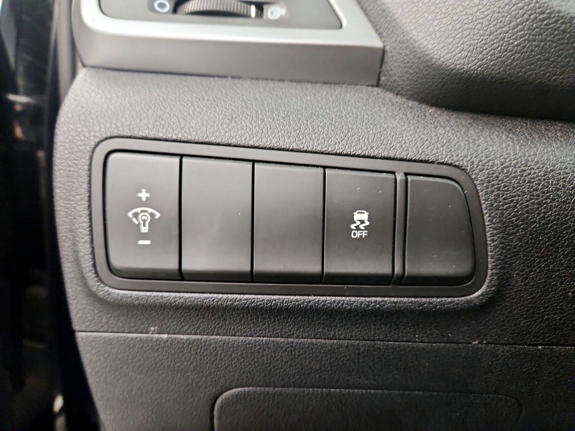 Thumbnail: 2016 Hyundai Tucson - 13