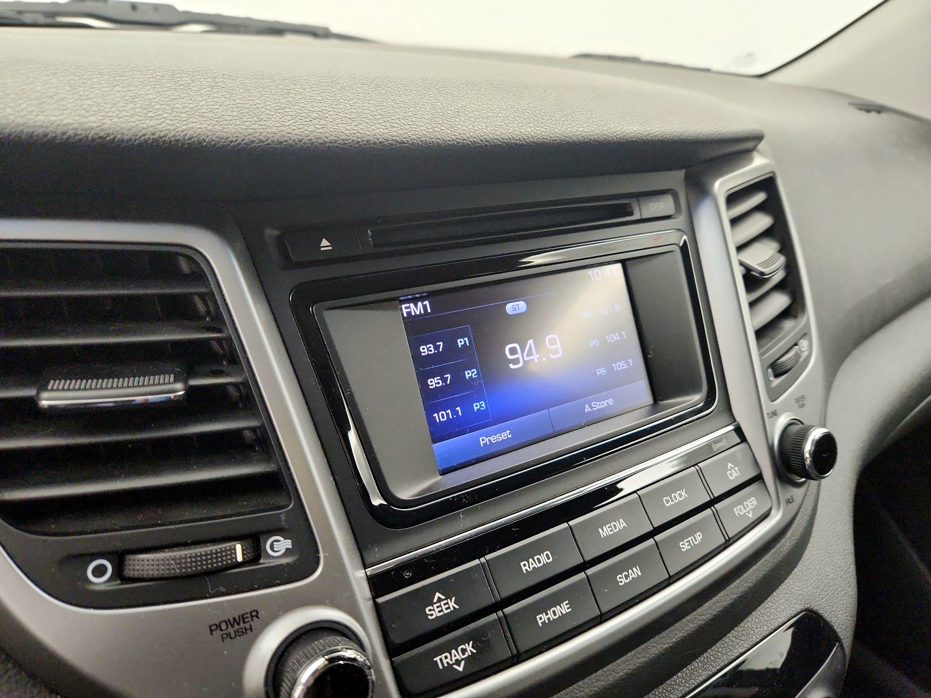 Thumbnail: 2016 Hyundai Tucson - 15