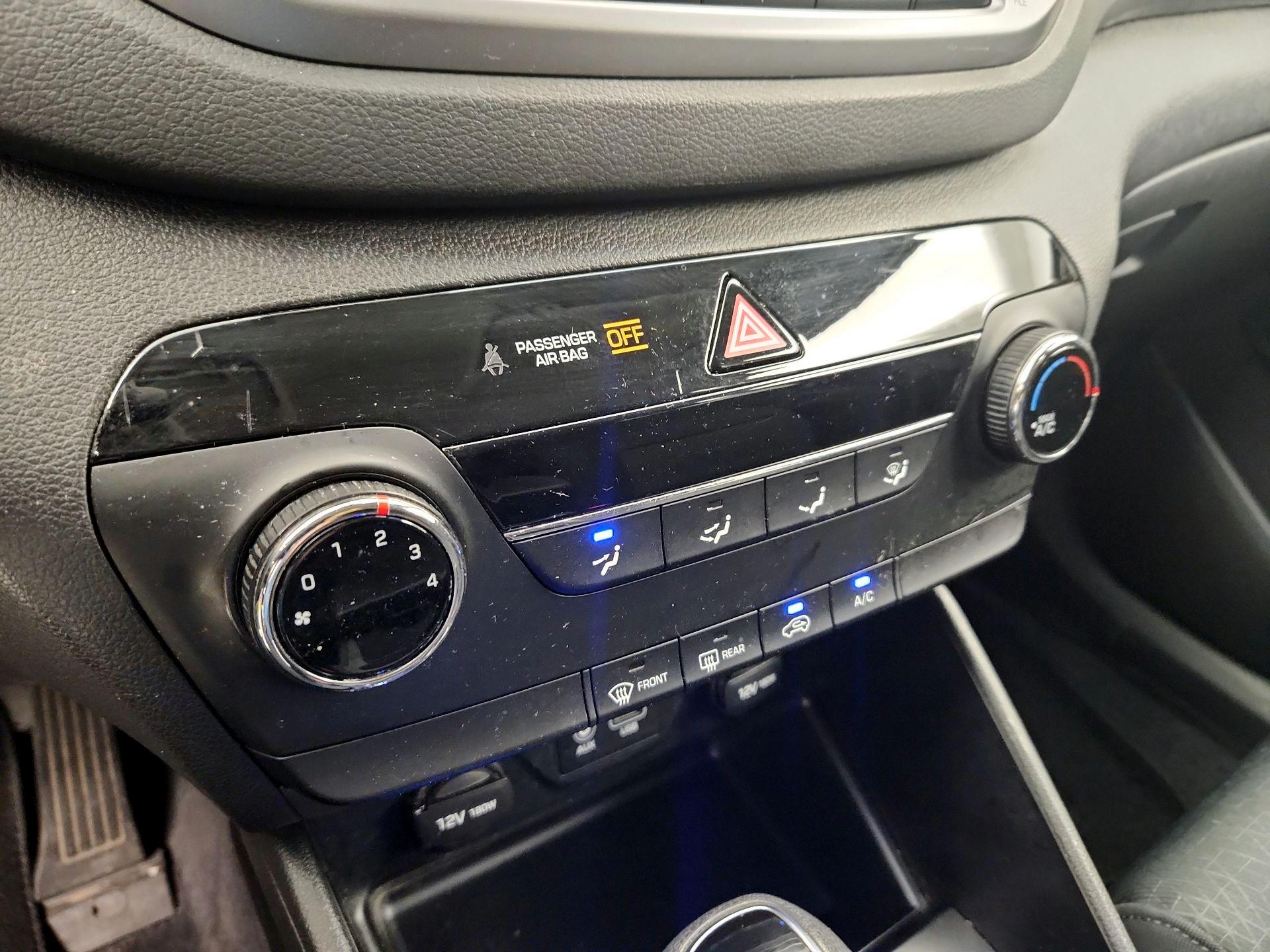 Thumbnail: 2016 Hyundai Tucson - 16