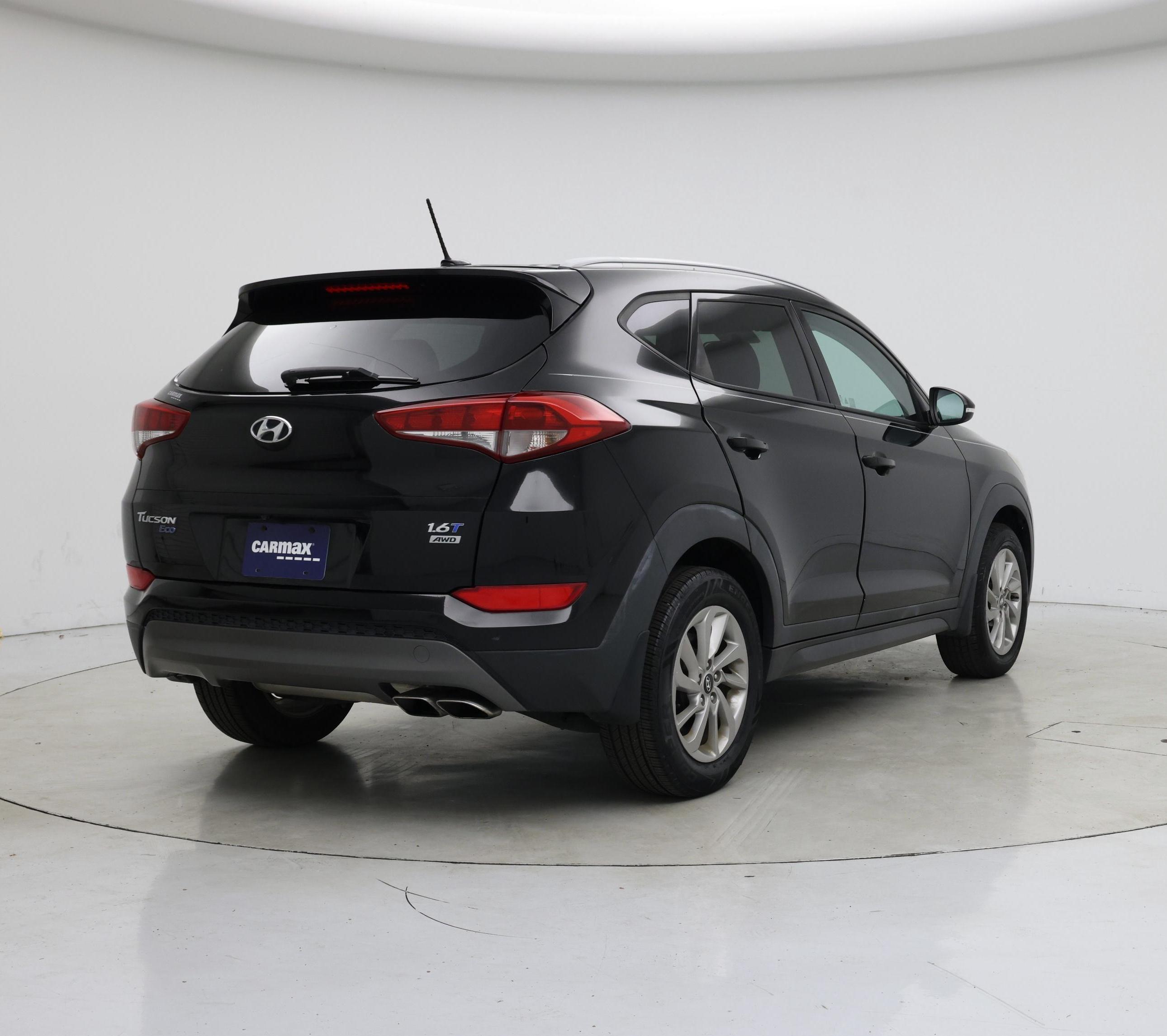 Thumbnail: 2016 Hyundai Tucson - 8
